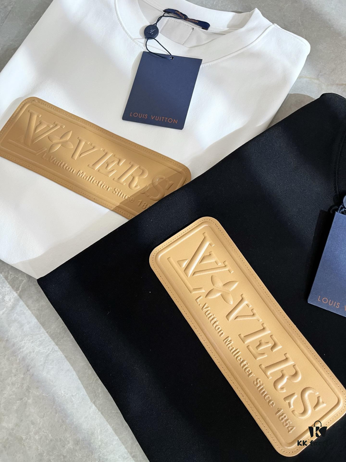 LouisVuitt Men and Women's Short-Sleeve T-Shirt with Logo Leather Patch - 2025 Spring/Summer New Arrival