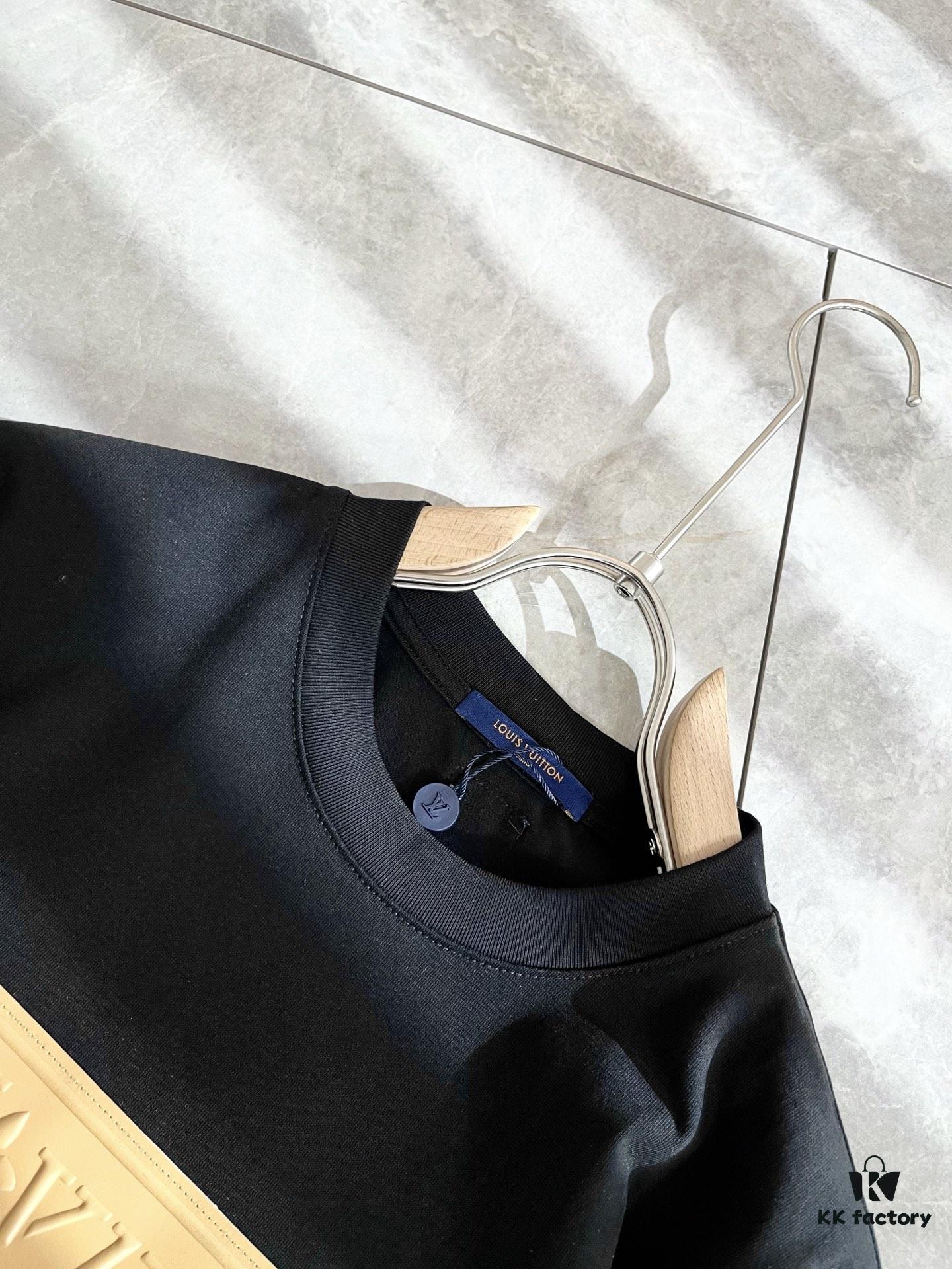 LouisVuitt Men and Women's Short Sleeve T-Shirt, 2025 Spring/Summer New Arrival, Logo-Print Leather Trimmed Unisex Tee