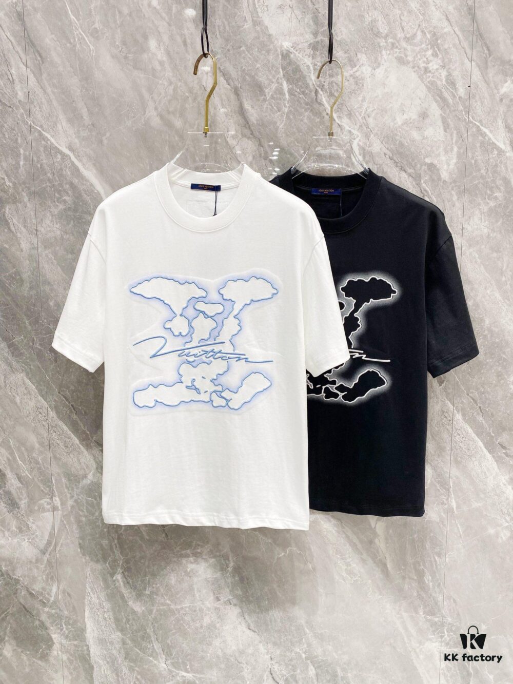 1V 25SS Spring Collection T-Shirt! 260g High-Density Cotton Fabric with Cloud Embroidery, Comfortable Wear, Minimalist Design, Fashionable and Trendy, Slightly Loose Fit for Casual Style, Suitable for Various Occasions