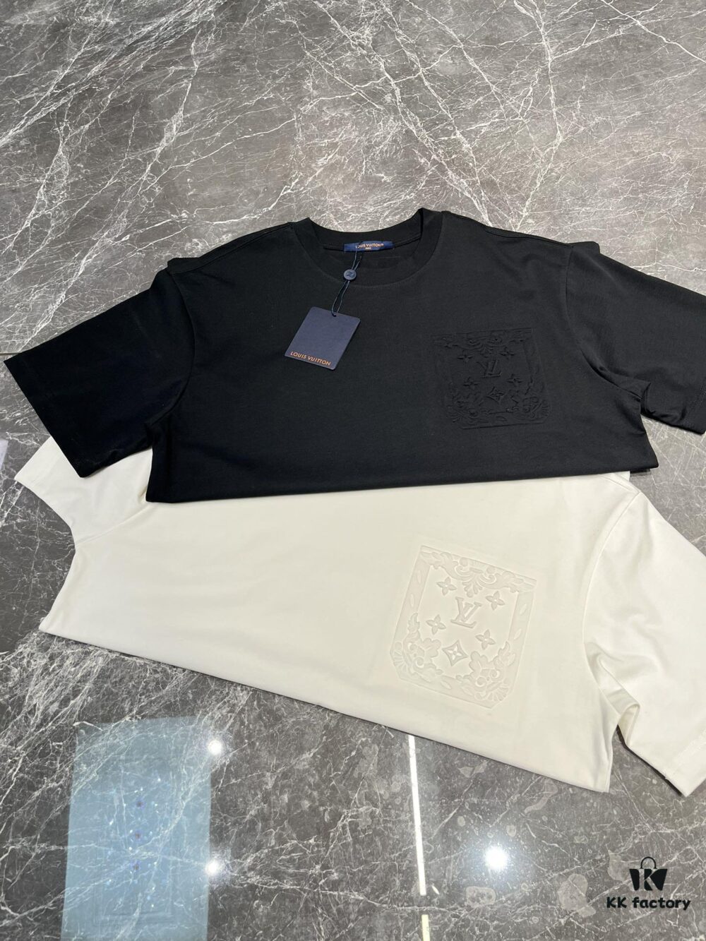 Donkey Brand * 25s New Arrival Streetwear T-Shirt, Bestseller Recommendation, Unisex Design with Embossed Chest Logo and Patch Pocket Letter Pattern, 260g Pure Cotton Fabric for Ultimate Comfort, Full Triple Labels, Available in Black and White