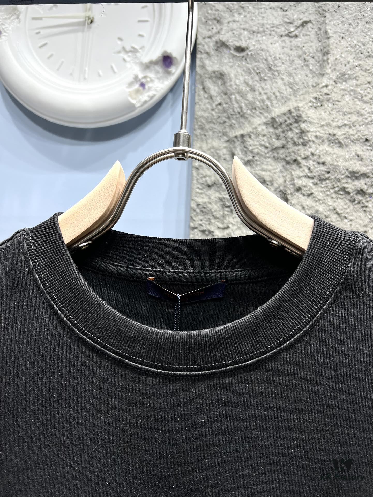 Louis Vuitton Embroidered Logo Short Sleeve T-Shirt