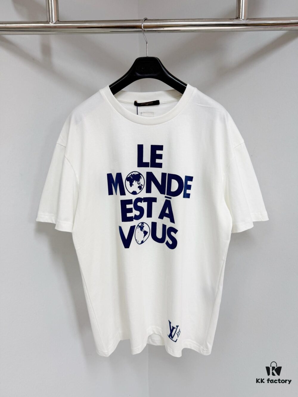 1V 25ss New Cotton T-Shirt Featuring 'Le Monde Est À Vous' on Front
