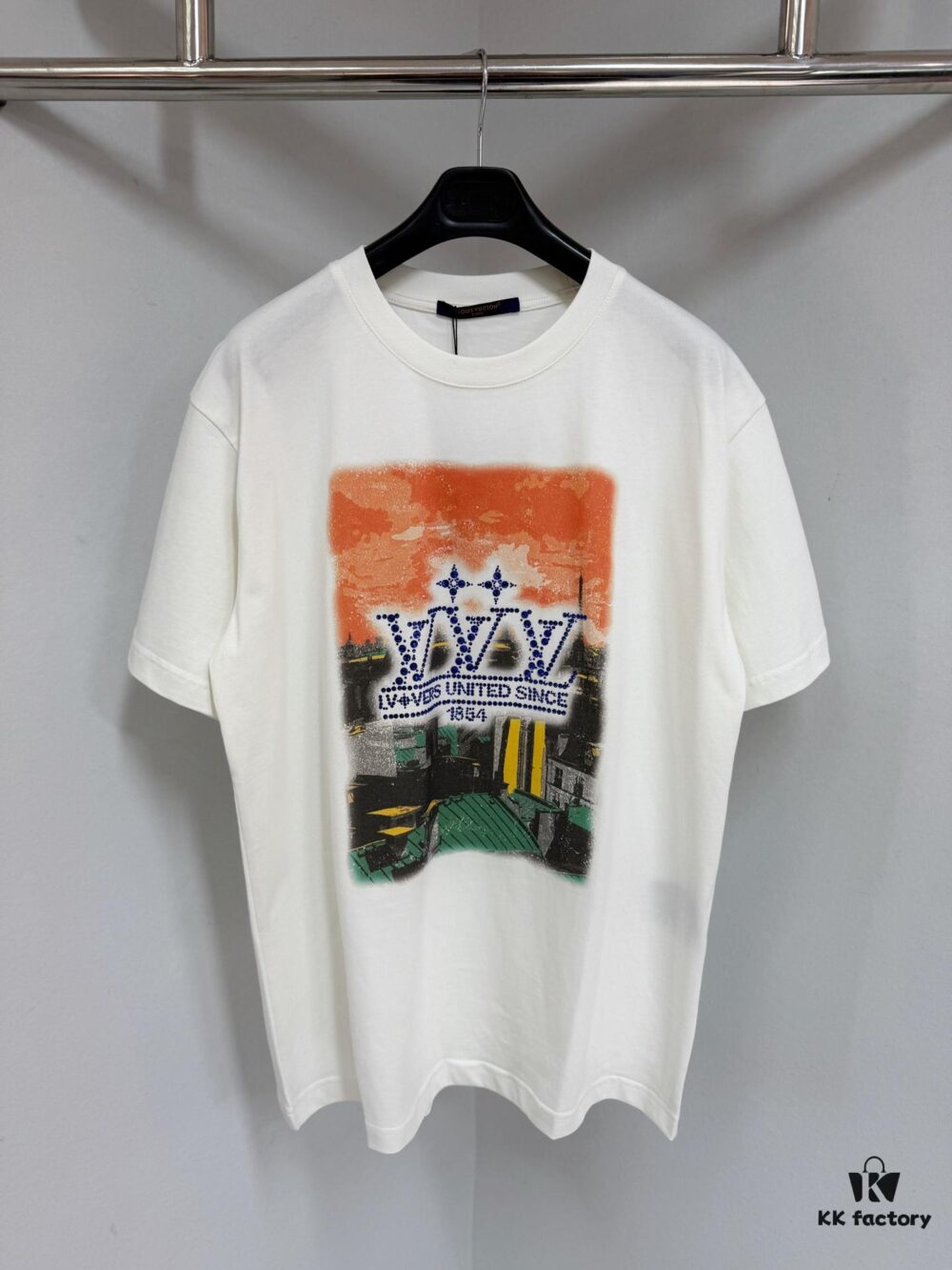 1V 2025SS Colorful Print Paris Rooftop Rhinestone Signature T-Shirt