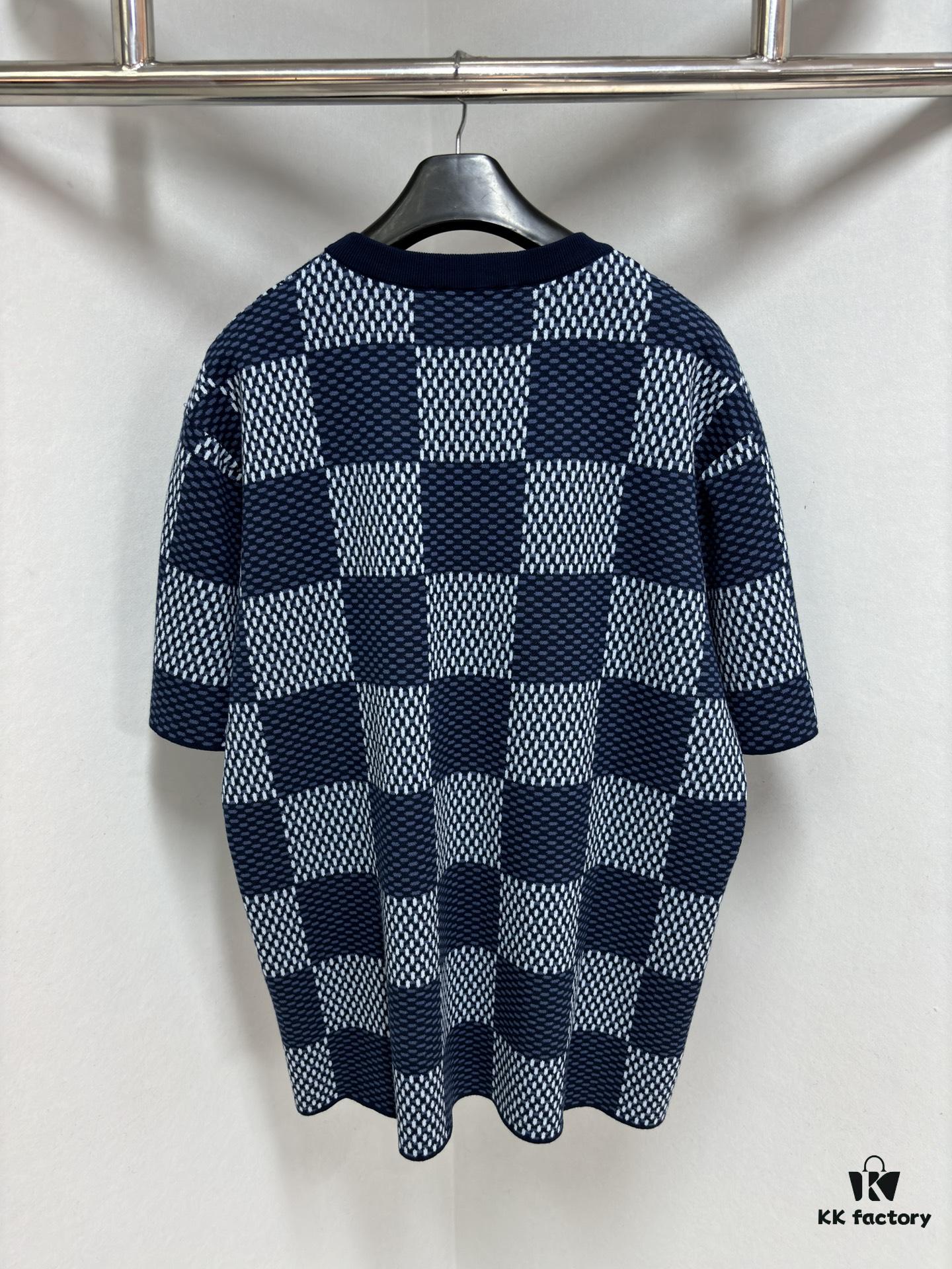 1V 25 New Arrival Cotton Short-Sleeve Round-Neck T-Shirt Featuring Damier Jacquard Pattern and LV Rhinestone Embroidered Patch on Chest for a Refined Touch, Unisex Style