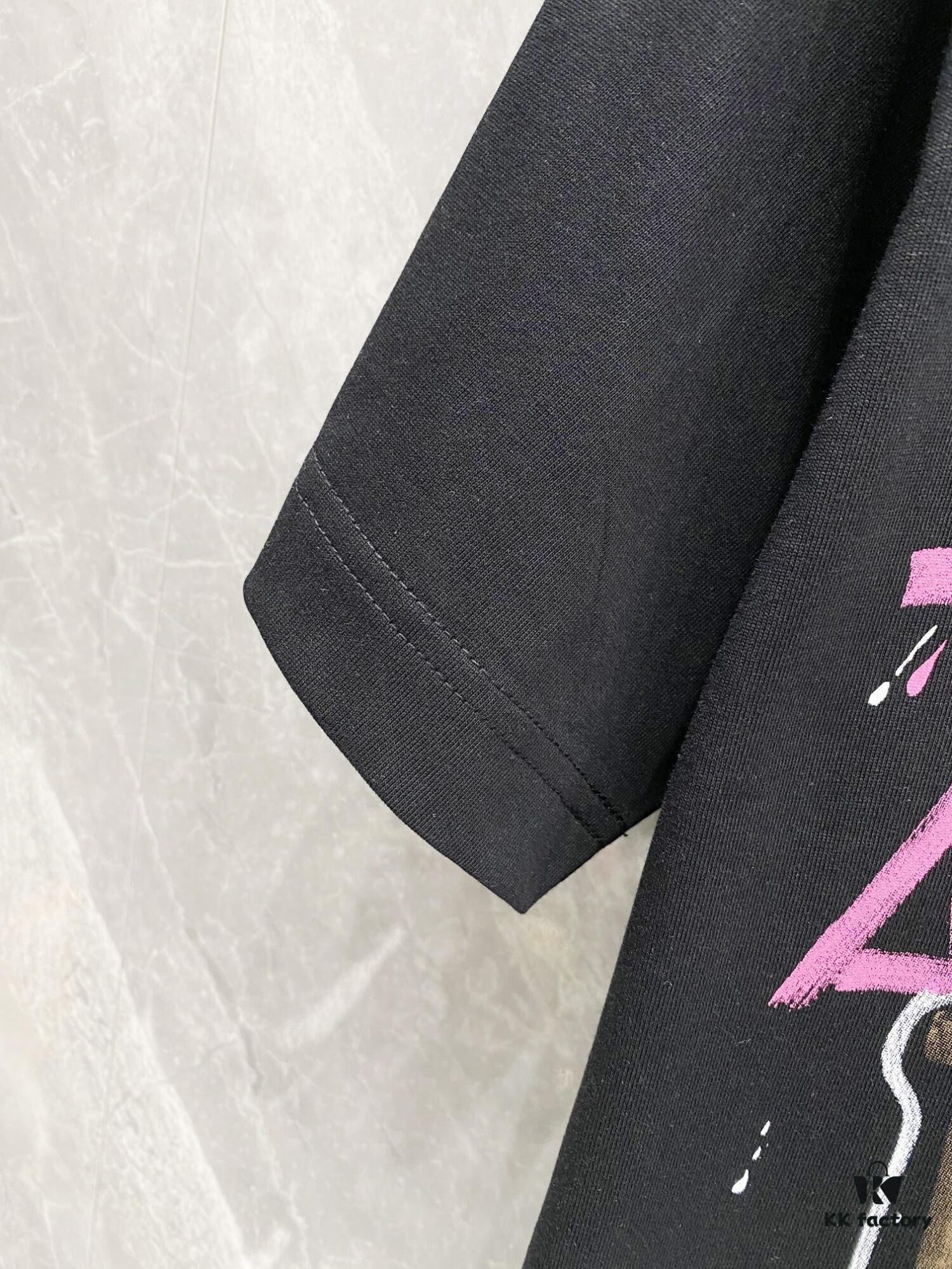 LV 2025 Spring Collection Latest Classic Hand-Drawn Logo Premium Short Sleeve T-Shirt! High-End Quality, Original Counter Round Neck, Top-Tier Craftsmanship with Imported Custom Silk Yarn, Exceptional Touch and Feel – Available on Official Website!