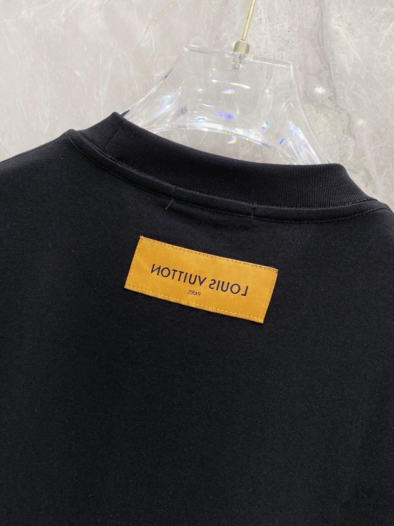 LV 2025 Spring Collection Latest Classic Hand-Drawn Logo Premium Short Sleeve T-Shirt! High-End Quality, Original Counter Round Neck, Top-Tier Craftsmanship with Imported Custom Silk Yarn, Exceptional Touch and Feel – Available on Official Website!