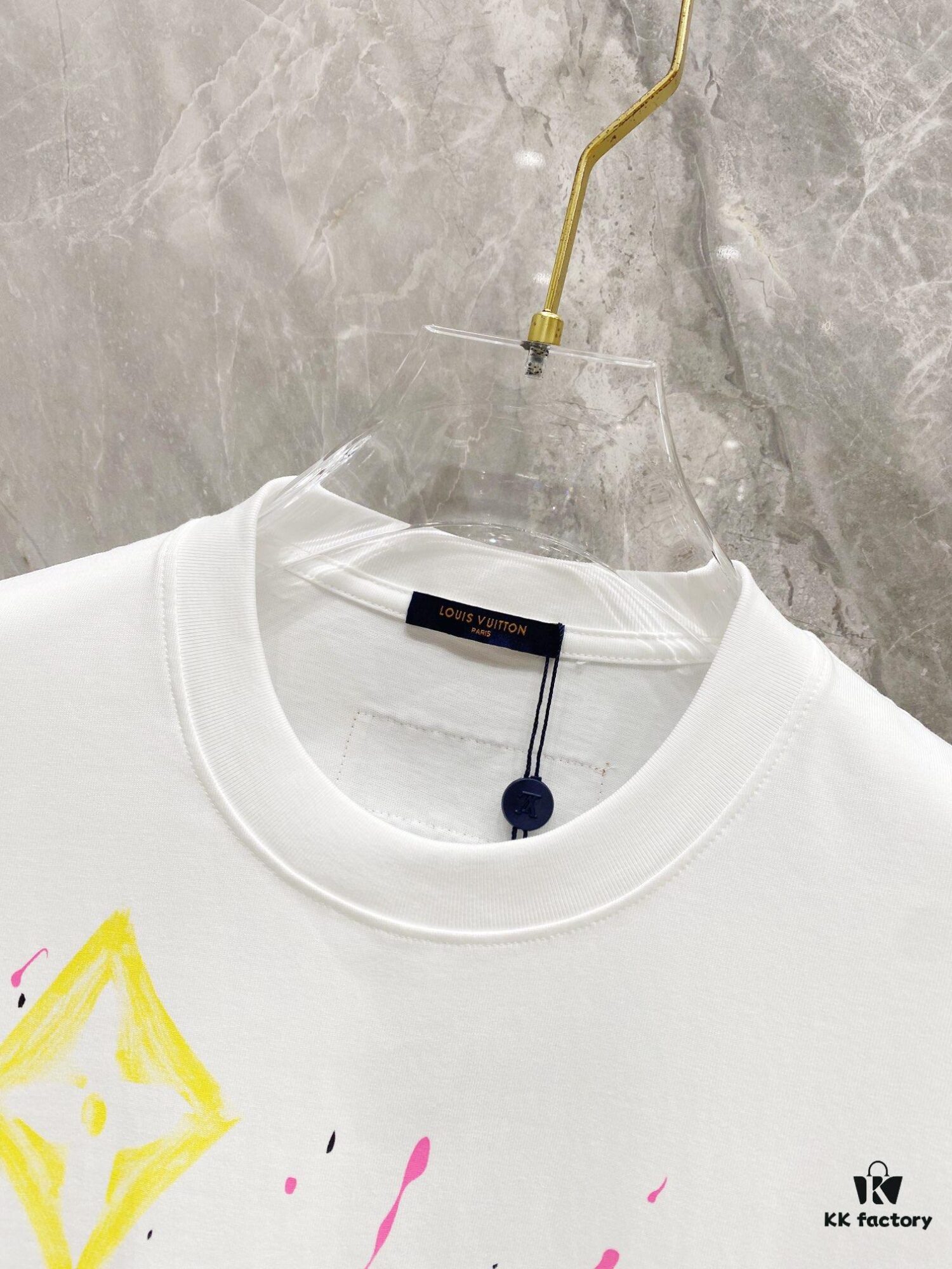 LV 25SS Spring Collection Latest Classic Hand-Drawn Logo Heavyweight T-Shirt! High-End Quality Original Counter Round Neck, Top-Tier Craftsmanship with Imported Premium Custom Silk Yarn, Exceptional Feel and Design