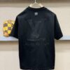 LV 2025 Spring-Summer New Short Sleeve T-Shirt! Runway-Inspired Fashion Casual Tee with Designer Logo – Premium 100% Cotton, Soft and Breathable, Unisex Loose Fit with Slightly Dropped Shoulder and Round Neck