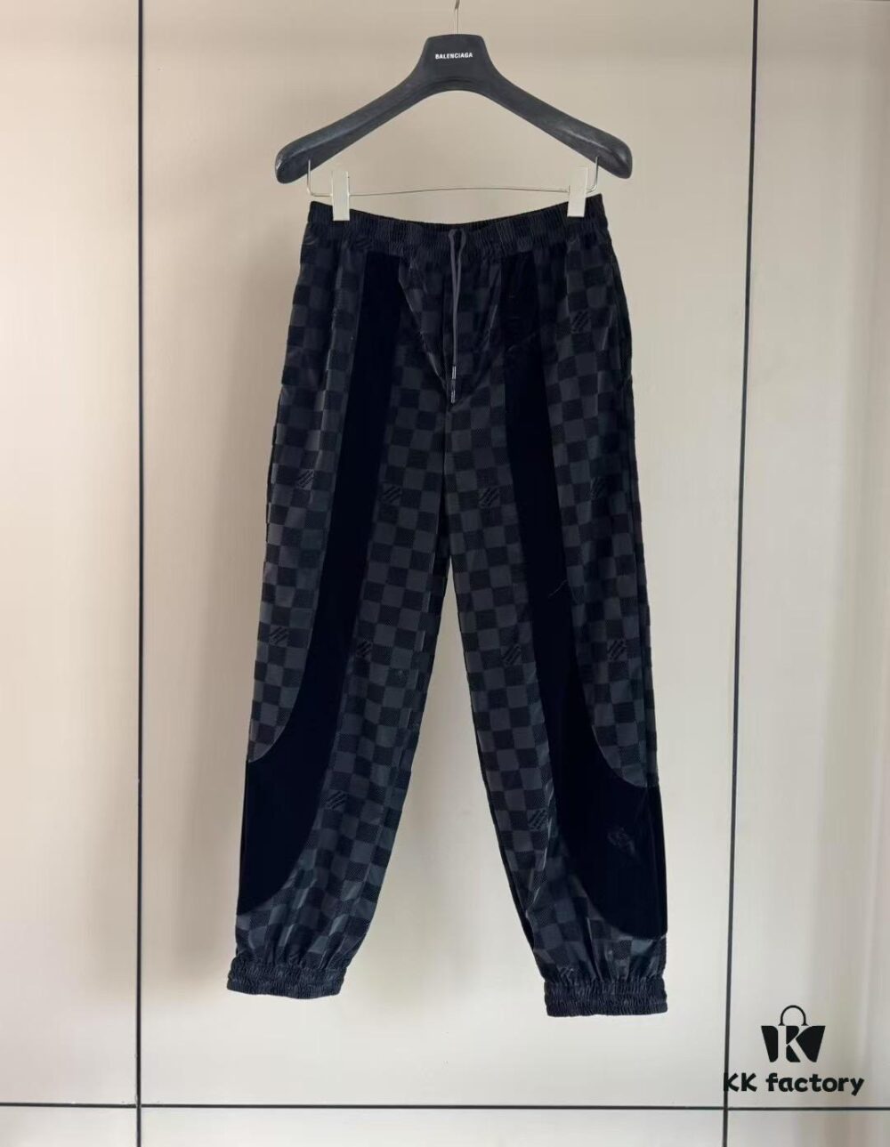 1V 2025SS Early Spring New Arrival, Pharrell's 1V Universe, Velvet Monogram Checkerboard Pattern