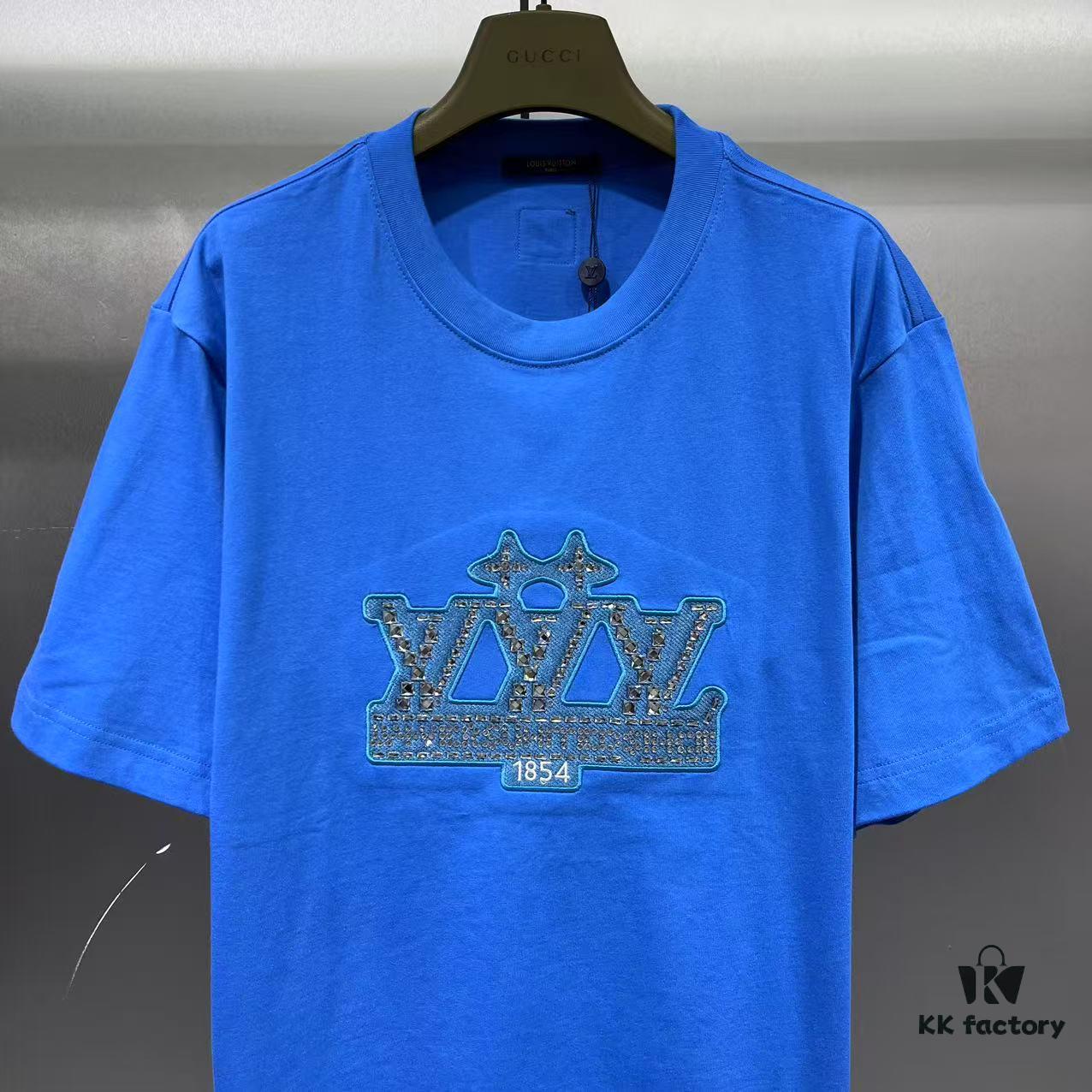 New Limited Edition Rhinestone Logo Short Sleeve T-Shirt, Full Size Range from S to XL, Item No. 2022160