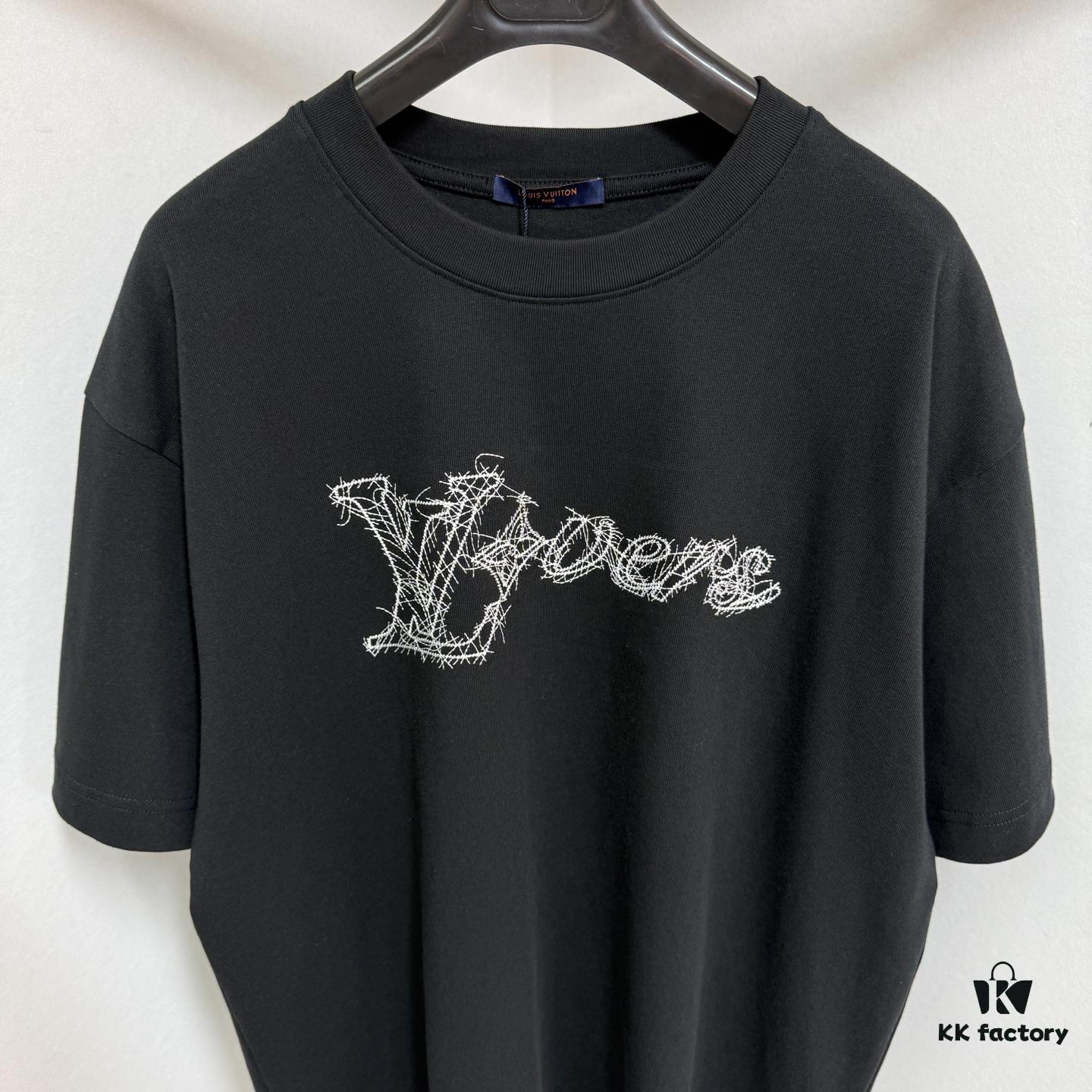 1V 25 Heavy Embroidery T-Shirt, A True Favorite, 100% Cotton 300g Double Yarn Fabric, Imported Machine Sanskrit Letter Embroidery, Laser Cut Edge, Exquisite Craftsmanship and Soft Texture