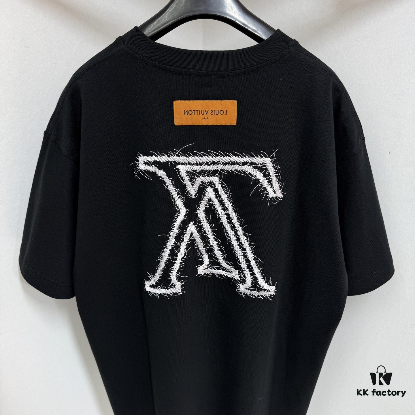 1V 25 Heavy Embroidery T-Shirt, A True Favorite, 100% Cotton 300g Double Yarn Fabric, Imported Machine Sanskrit Letter Embroidery, Laser Cut Edge, Exquisite Craftsmanship and Soft Texture