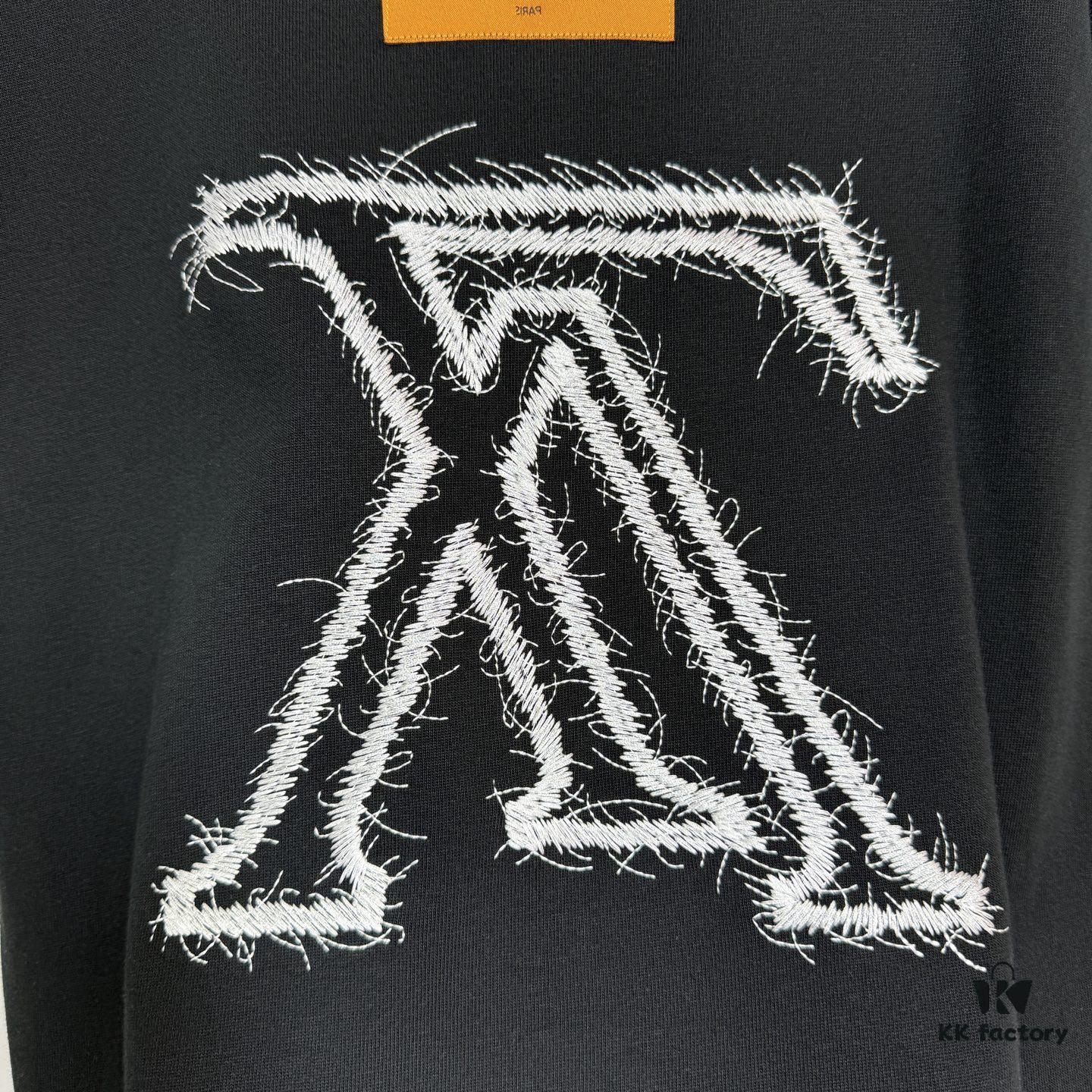 1V 25 Heavy Embroidery T-Shirt, A True Favorite, 100% Cotton 300g Double Yarn Fabric, Imported Machine Sanskrit Letter Embroidery, Laser Cut Edge, Exquisite Craftsmanship and Soft Texture