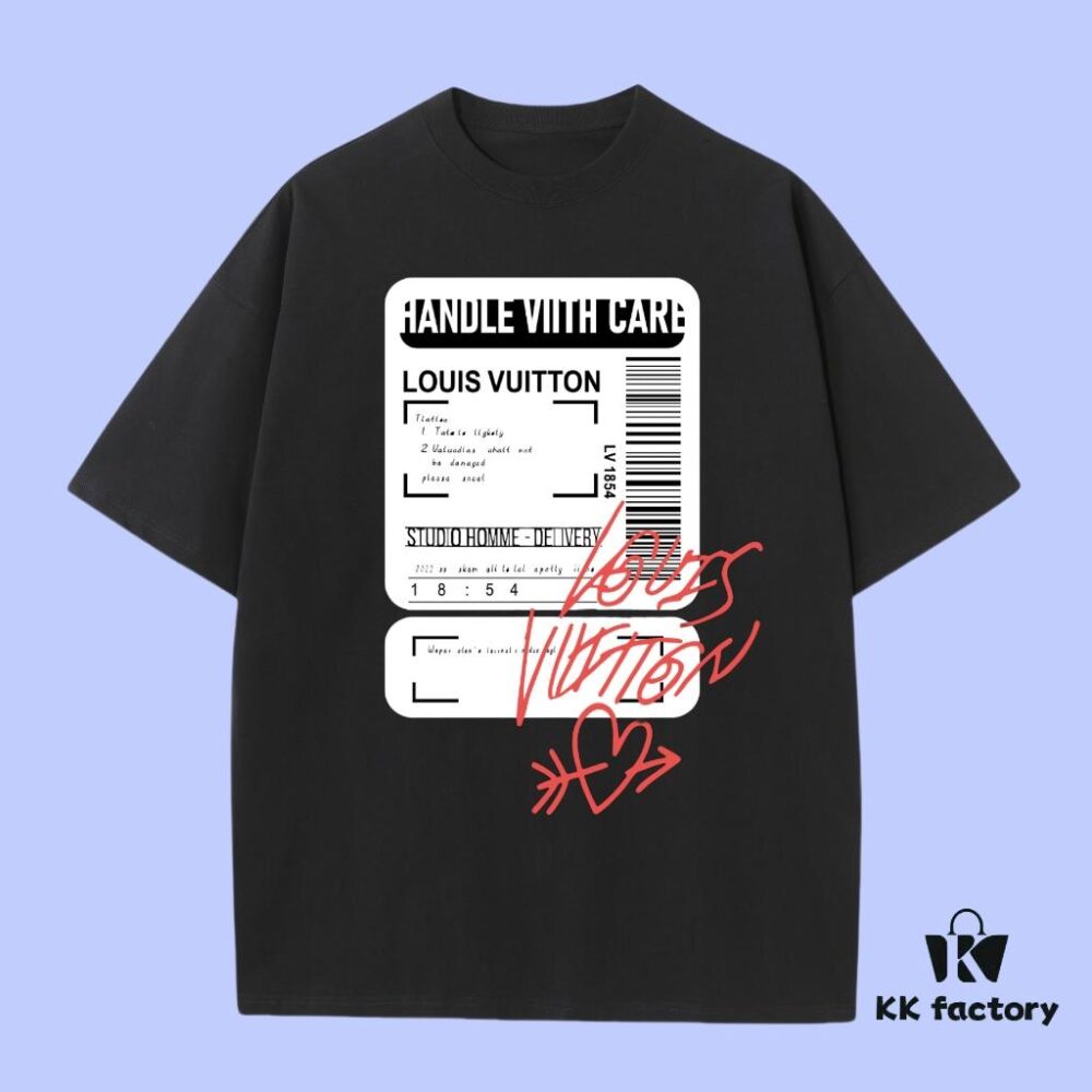 High-End Quality LV Louis 2025 Fall Spring Collection Tag T-Shirt, Premium 270G 32-Thread Double-Yarn Pure Cotton Fabric, Distinct from Regular Prints, Relaxed Fit Unisex Design