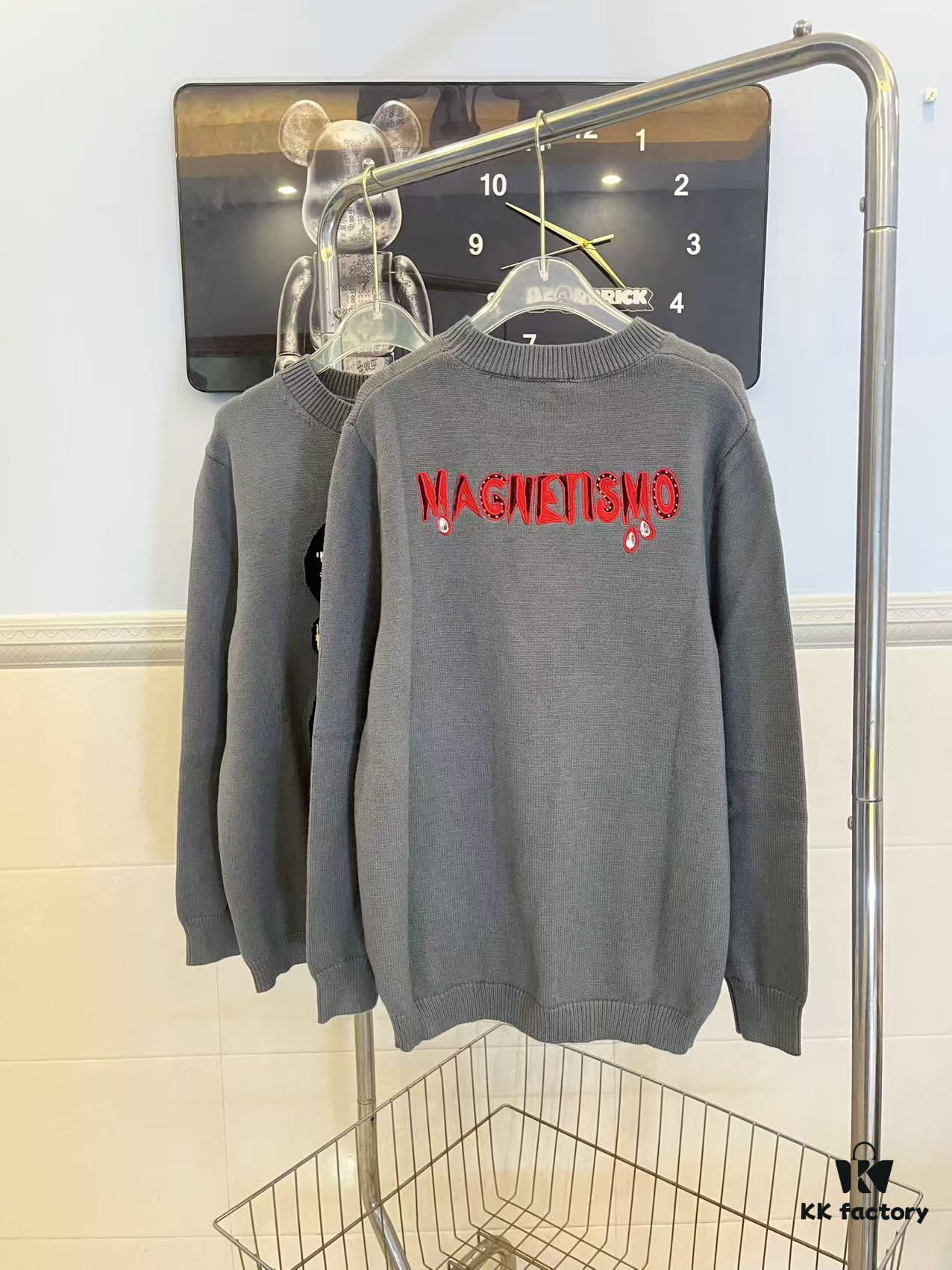 GUCCI x Snow White Collaborative Cartoon Pattern Knit Sweater with Round Neck, Embroidered Back Design, Hand-beaded Craftsmanship