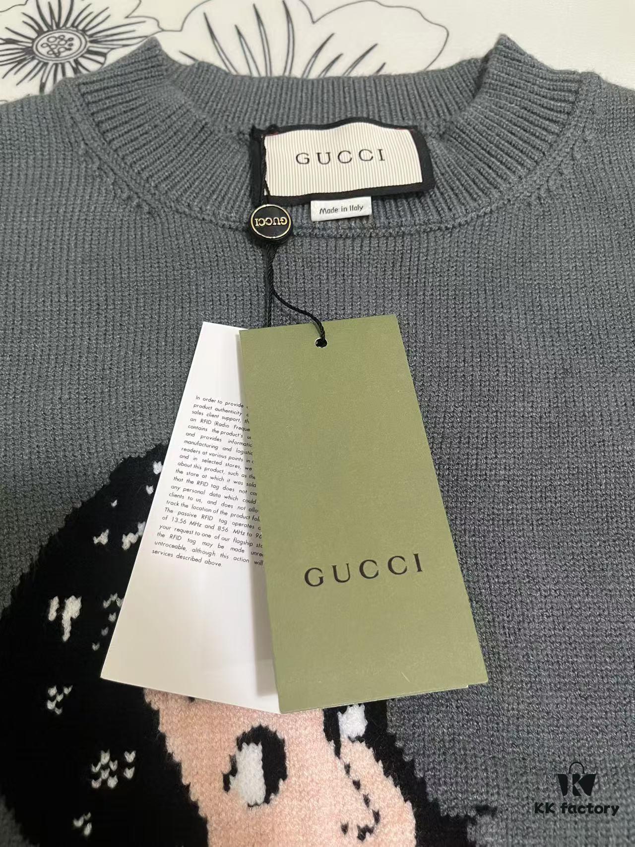 GUCCI x Snow White Collaborative Cartoon Pattern Knit Sweater with Round Neck, Embroidered Back Design, Hand-beaded Craftsmanship