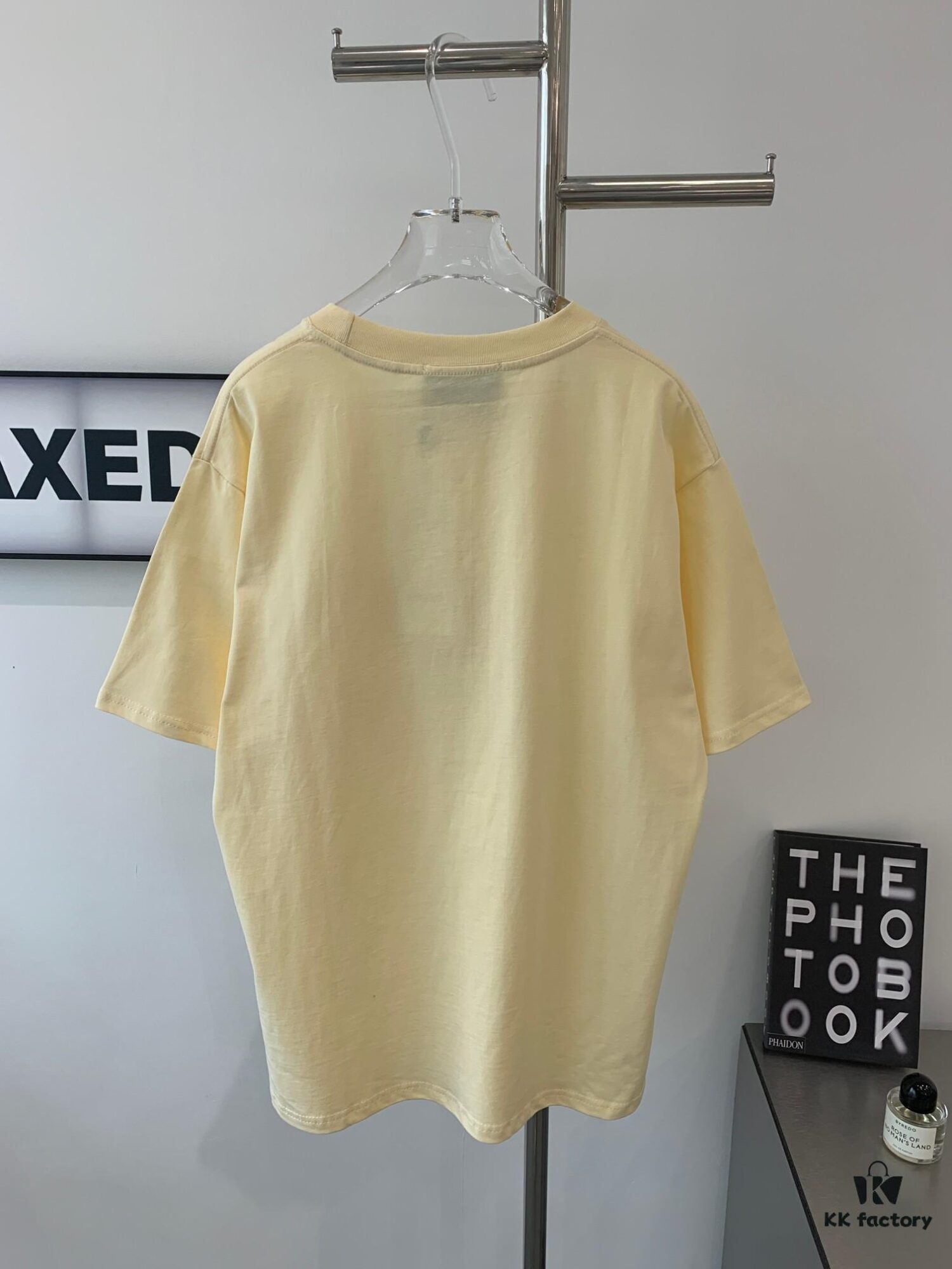 New GUCCI 2024 Leopard Print Letter Short Sleeve T-Shirt in Beige, Paw Design, Unisex Couples Style