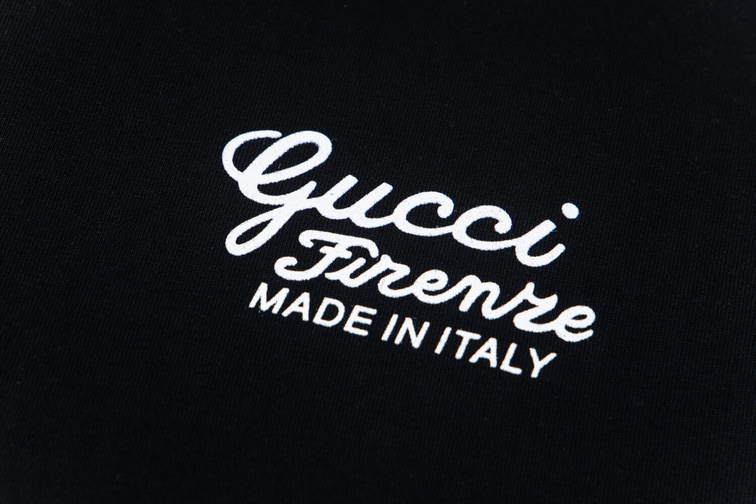 GUCCI G901 Men's and Women's Unisex Oversized Short-Sleeve T-Shirt with Minimalist Logo Print