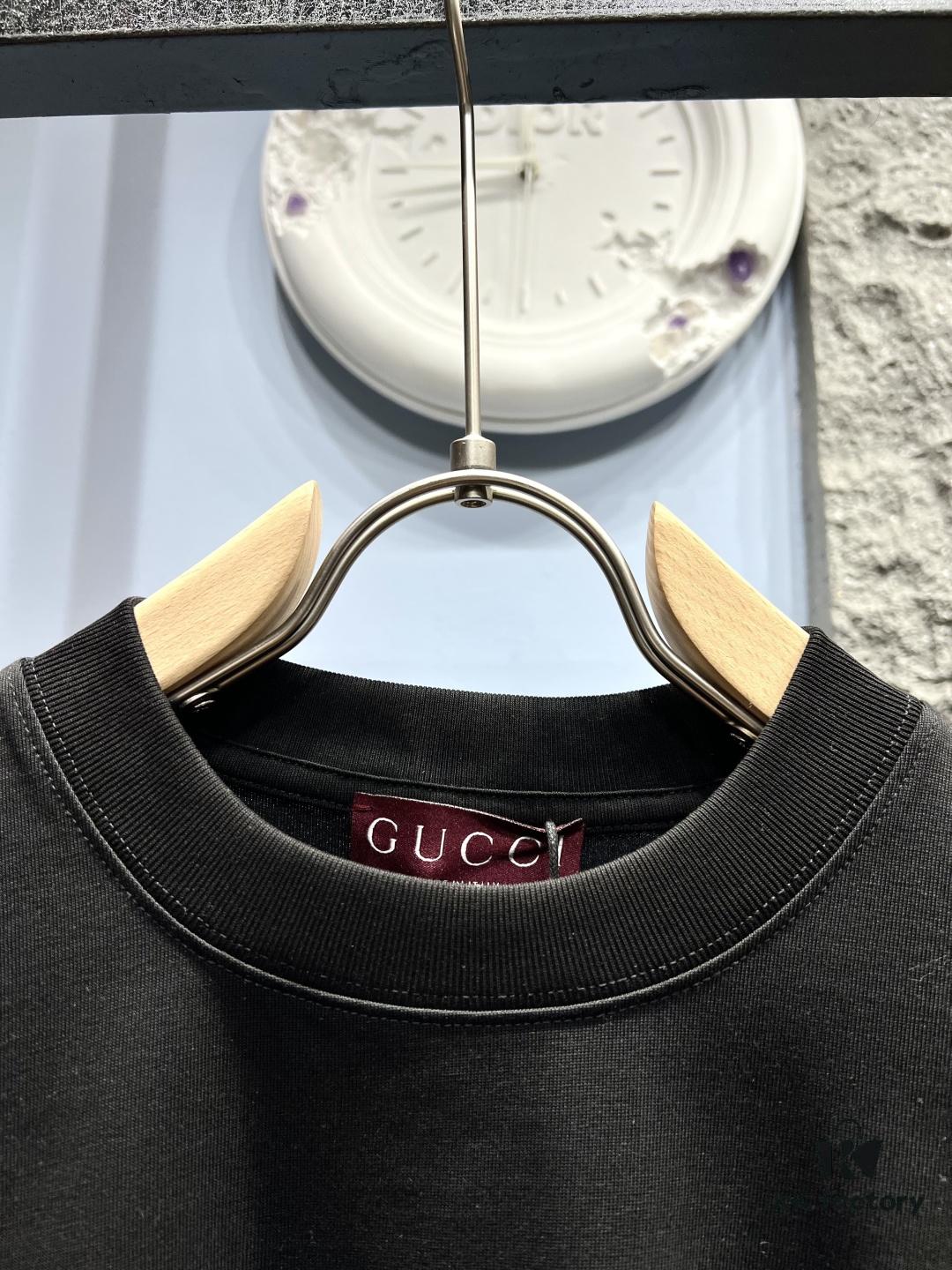Gucci*Gucci Printed Logo Short Sleeve T-Shirt