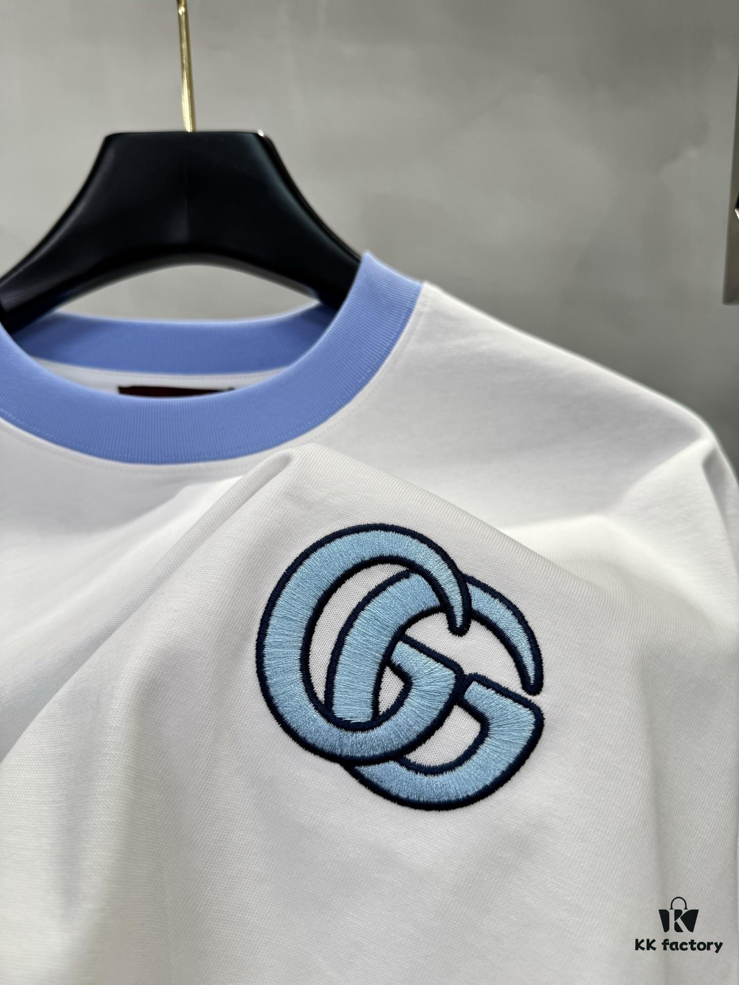 GUCCI 25SS New Arrival Round Neck T-Shirt! Custom GG 3D Embroidery Craftsmanship, Ribbed Blue Trims on Neck and Cuffs for a Youthful Look, Fashionable Color Matching, Stylish and Vibrant Overall Appearance. Made from 260g High-Quality Cotton for Exceptional Comfort and Soft, Premium Texture. Colors: Black, White. European Size: S, M, L, XL (Recommended Size M for Height 175cm / Weight 70kg)