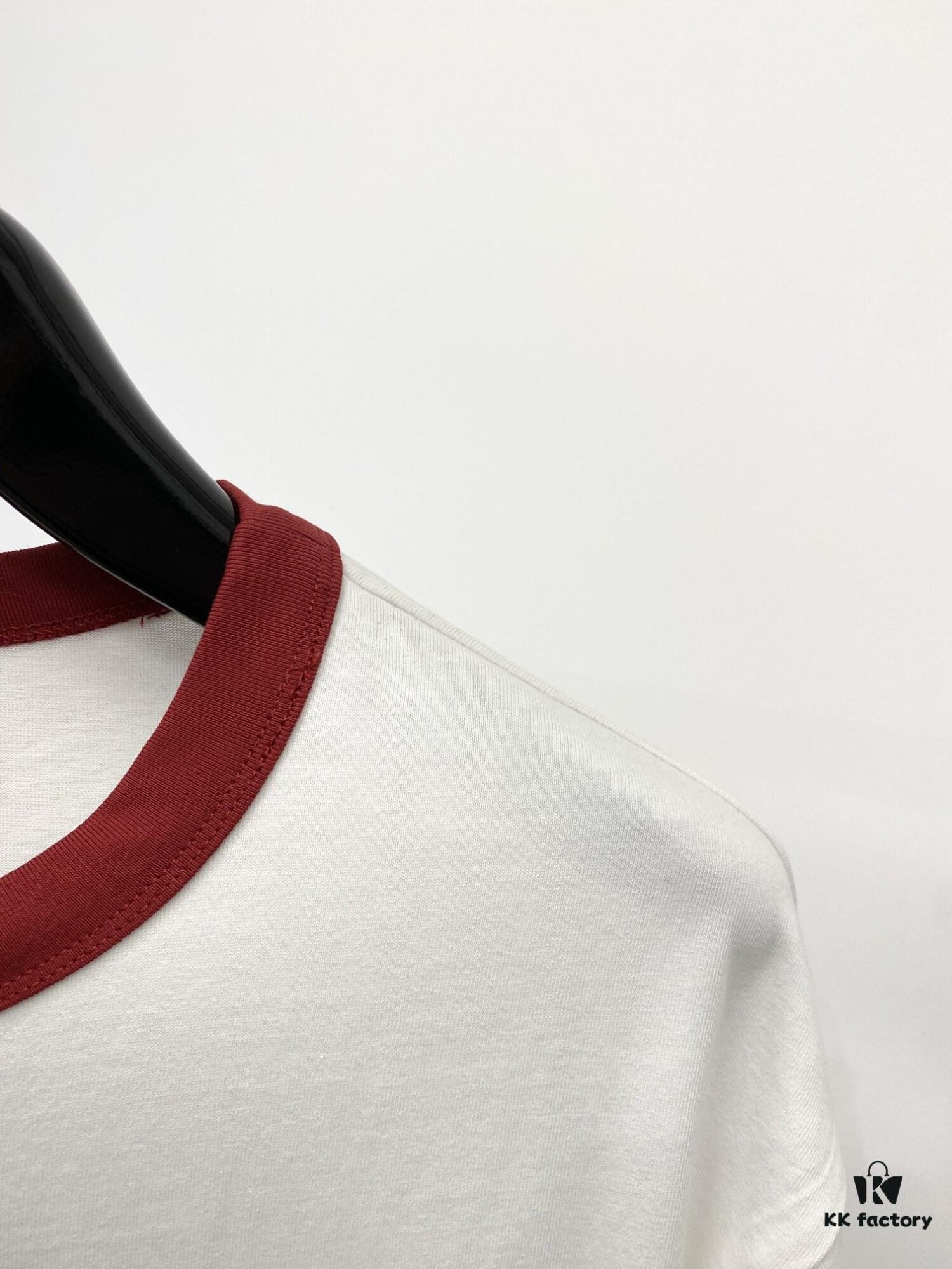 Gucci 2025 Latest Short-Sleeve T-Shirt, Stylish and Handsome with Exquisite Embroidered Logo on Chest, Simple and Versatile Design