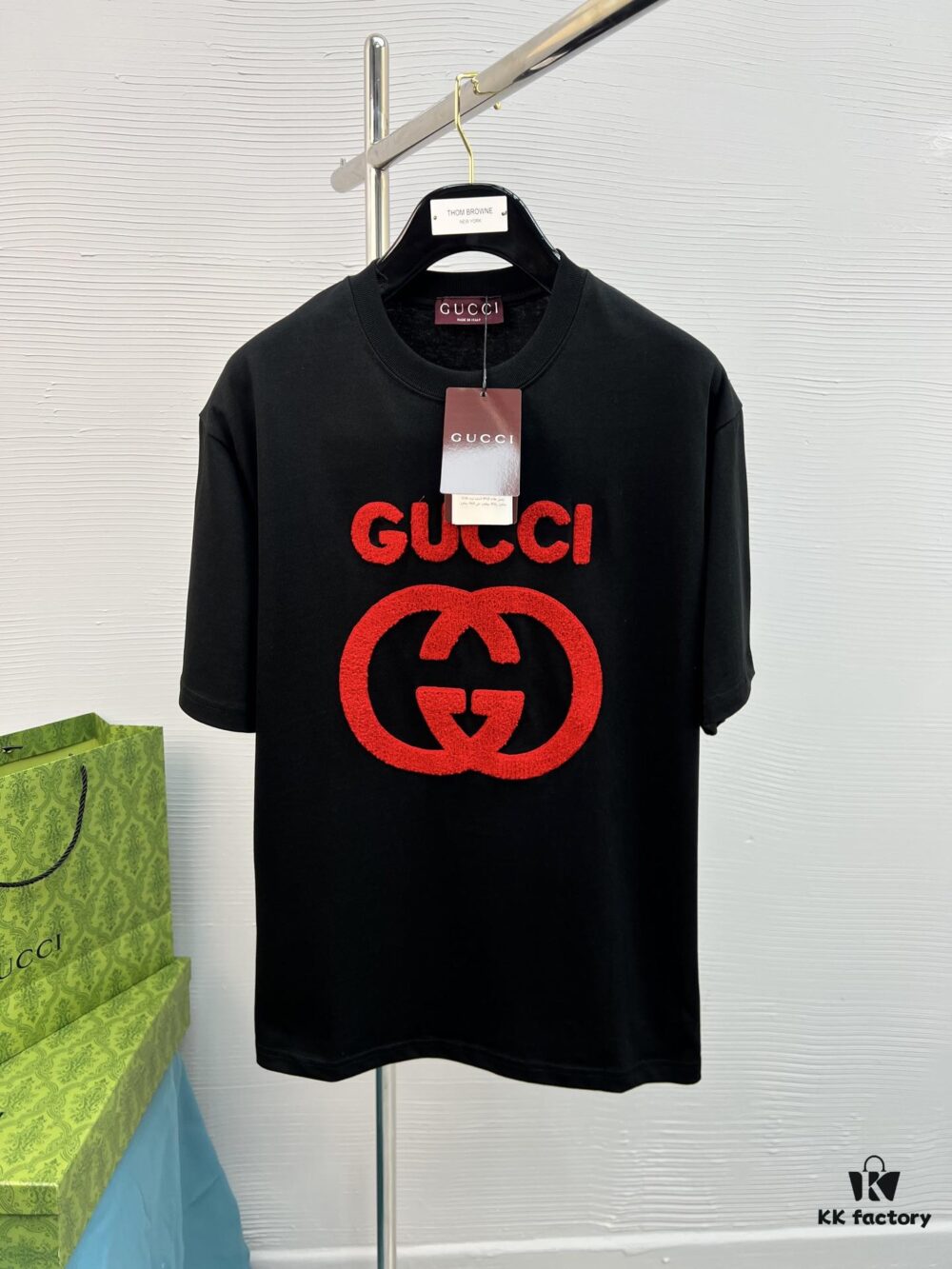 High-Quality GUCCI 25SS Classic Color T-Shirt New Arrival! Youthful and Vibrant Design, Featuring the Latest Teddy Bear Collection with Premium Printing Technology. Made from 280g Pure Cotton for Superior Softness and Comfort. Perfect for Spring and Summer, Pairs Easily with Jeans, Chinos, or Shorts.