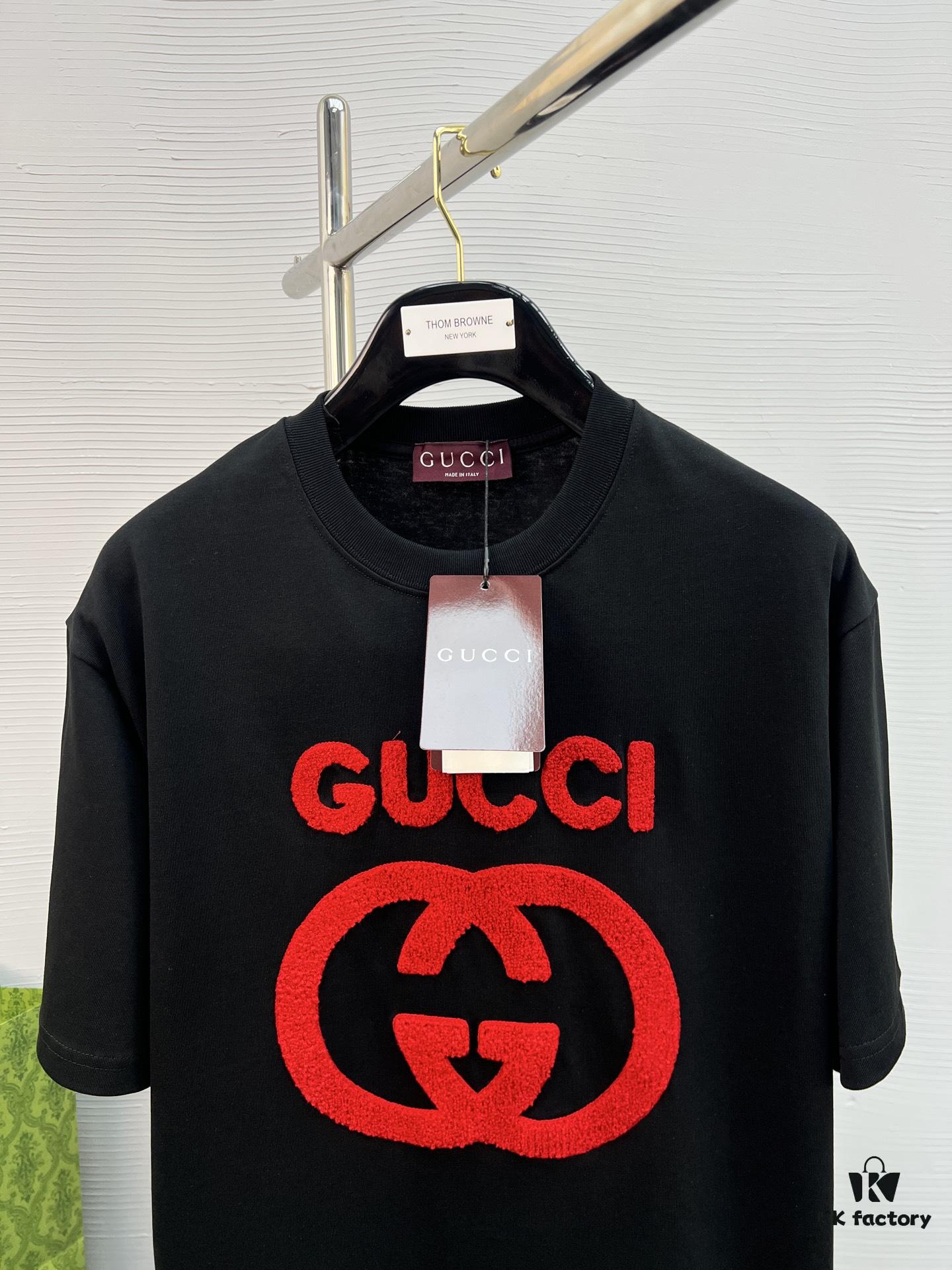 High-Quality GUCCI 25SS Classic Color T-Shirt New Arrival! Youthful and Vibrant Design, Featuring the Latest Teddy Bear Collection with Premium Printing Technology. Made from 280g Pure Cotton for Superior Softness and Comfort. Perfect for Spring and Summer, Pairs Easily with Jeans, Chinos, or Shorts.