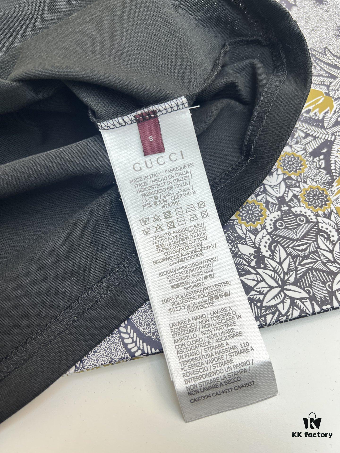 High-Quality GUCCI 25SS Classic Color T-Shirt New Arrival! Youthful and Vibrant Design, Featuring the Latest Teddy Bear Collection with Premium Printing Technology. Made from 280g Pure Cotton for Superior Softness and Comfort. Perfect for Spring and Summer, Pairs Easily with Jeans, Chinos, or Shorts.