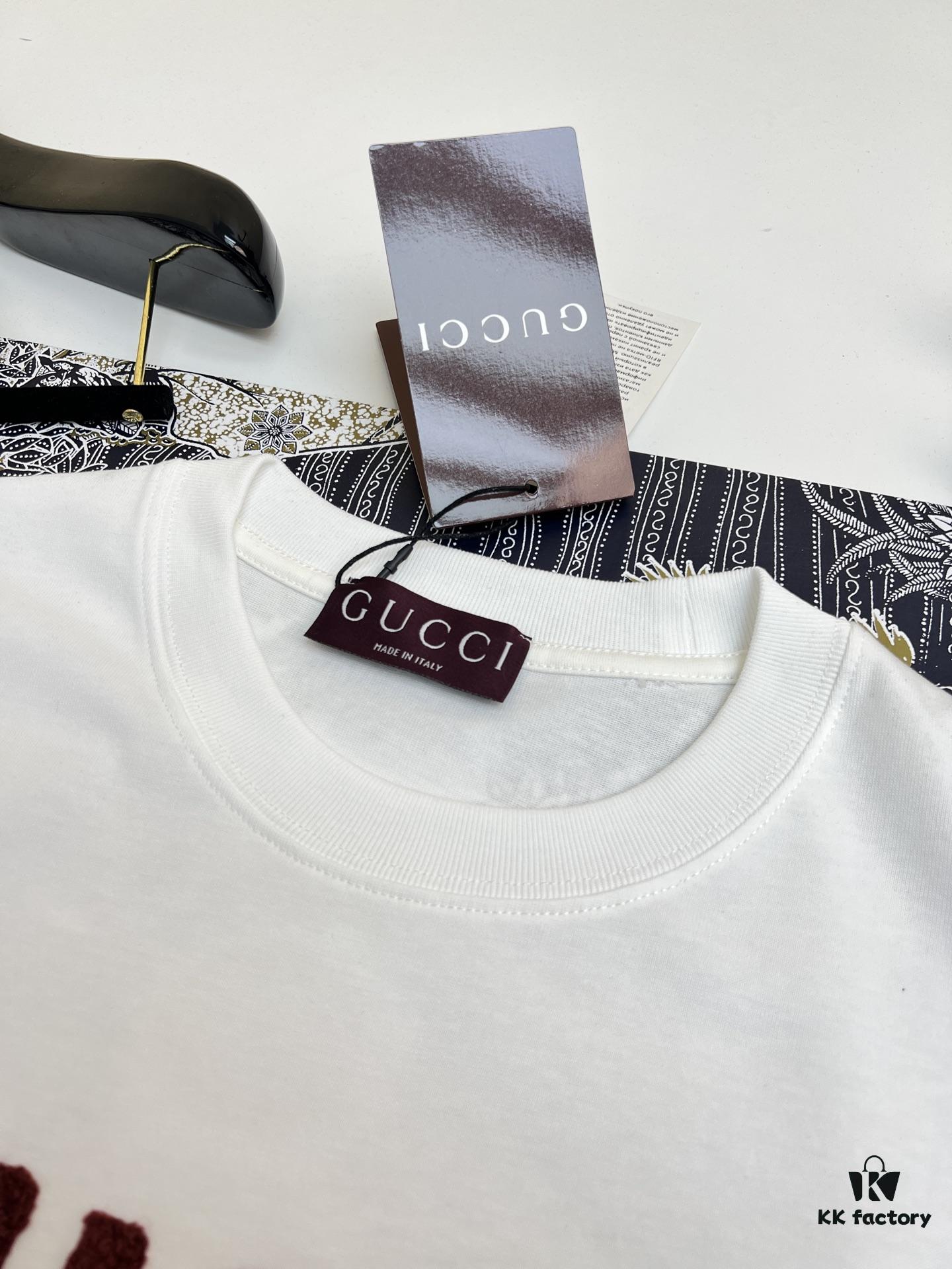 High-Quality GUCCI 25SS Classic Color T-Shirt New Arrival! Youthful and Vibrant Design! Featuring the Latest Teddy Bear Collection with Premium Printing Technology, Strong Three-Dimensional Color Gradient, Made from 280g Pure Cotton Fabric – Soft, Comfortable, Perfect Match with Jeans, Chinos, or Shorts for Spring and Summer