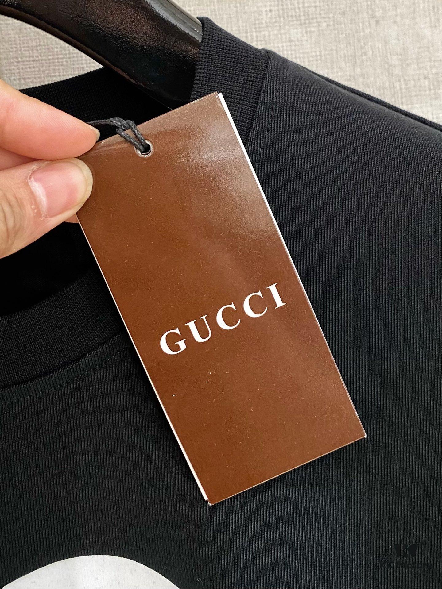 GU Double G Logo Printed Men's Oversized Short Sleeve T-Shirt