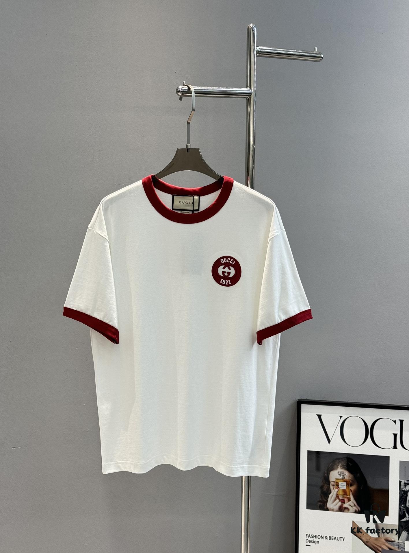 GUCC*25s New Arrival Streetwear T-Shirt, Unisex Design, This Season's Must-Have Style in Gucci's Trend Color – Burgundy Accents on Collar and Cuffs Matching Logo, 3D Embroidered Chest Logo with Unique Visual Impact, Premium 260g Pure Cotton Fabric for Soft, Comfortable, and Structured Fit, Full Branding Details Included. Colors: Black, White. European Size: S–XL (Recommended Size M for Height 175cm / Weight 72.5kg)