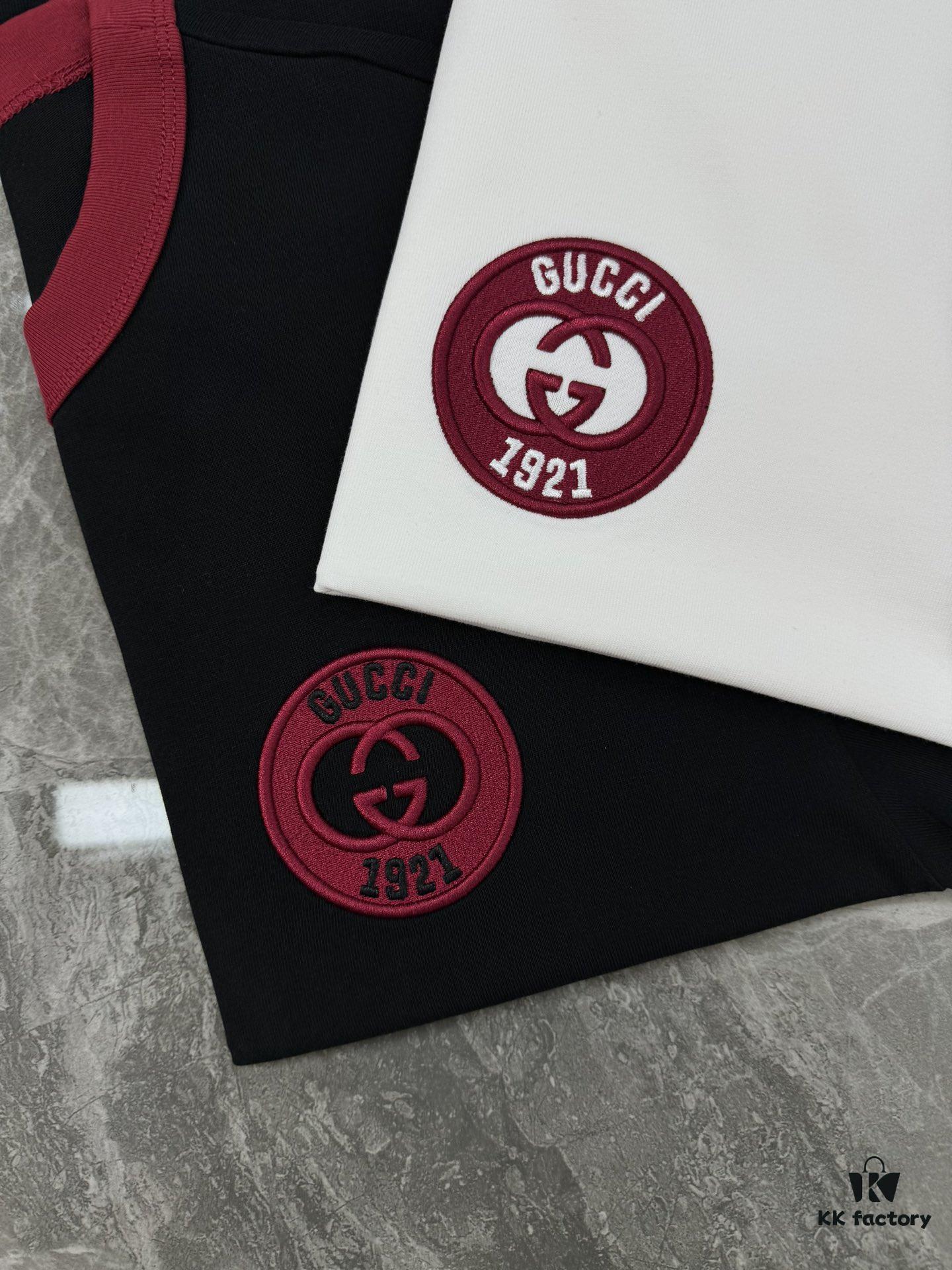 GUCC*25s New Arrival Streetwear T-Shirt, Unisex Design, This Season's Must-Have Style in Gucci's Trend Color – Burgundy Accents on Collar and Cuffs Matching Logo, 3D Embroidered Chest Logo with Unique Visual Impact, Premium 260g Pure Cotton Fabric for Soft, Comfortable, and Structured Fit, Full Branding Details Included. Colors: Black, White. European Size: S–XL (Recommended Size M for Height 175cm / Weight 72.5kg)