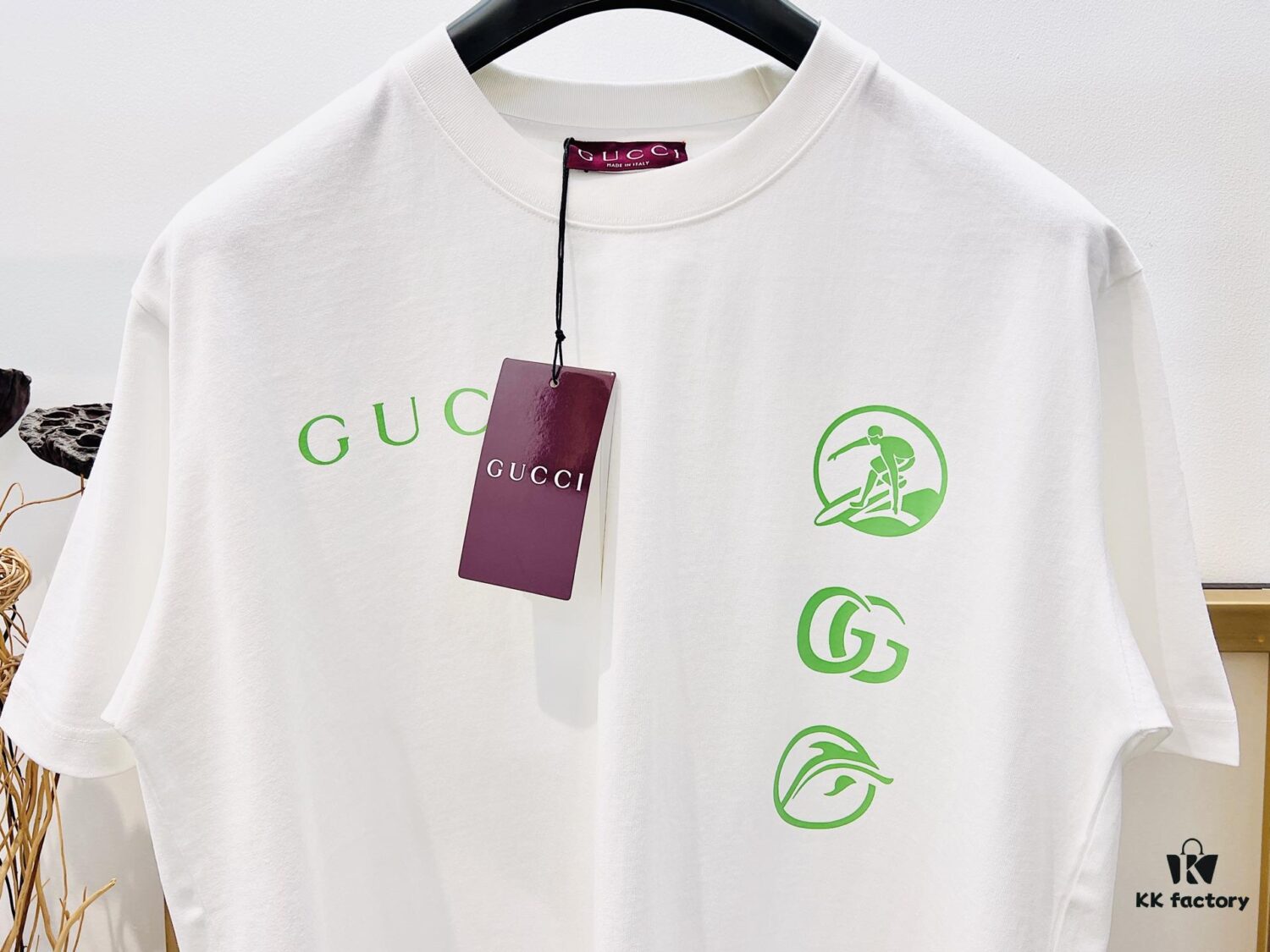 Gucci 2025FW Spring-Summer Oversized Cotton Knit T-Shirt with Gucci Logo Print and Surfer Graphic, Heavyweight Short-Sleeve Tee