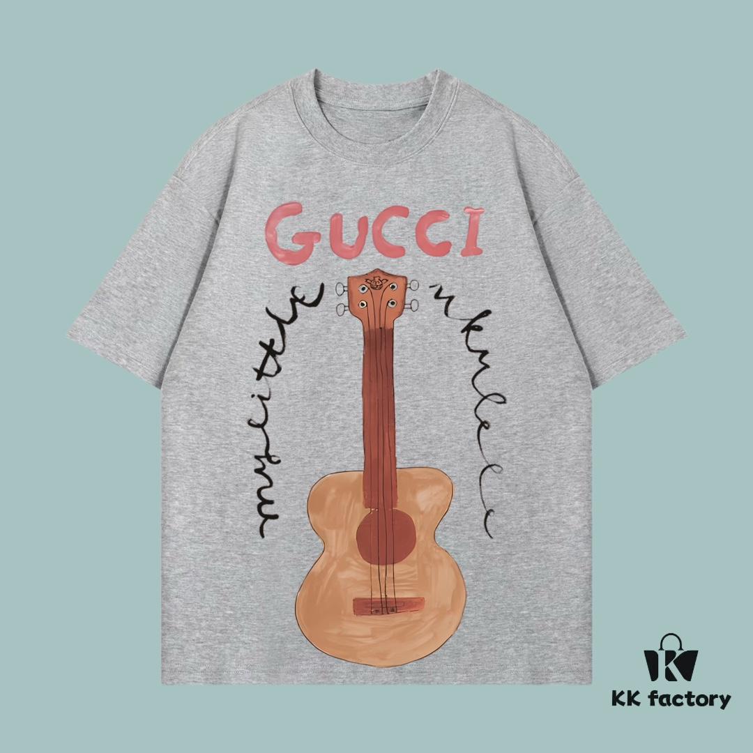 GUCCI 2025 Fall Spring/Summer Collection Guitar 🎸 Short Sleeve T-Shirt Premium Quality Custom Woven 270G 32-Count Double-Yarn Pure Cotton Fabric Relaxed Unisex Fit