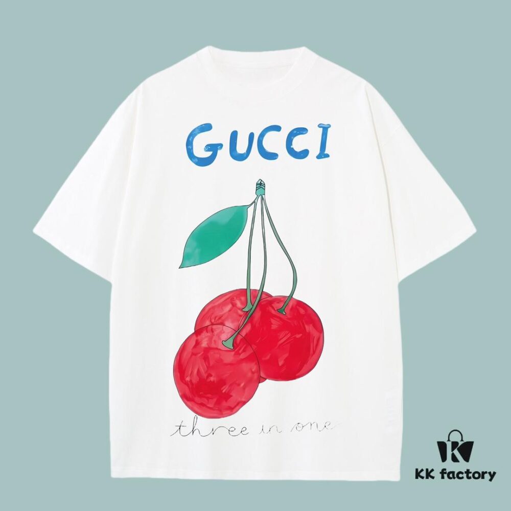 GUCCI 2025 Fall Spring/Summer Collection Cherry Pudding Short-Sleeve T-Shirt Premium Quality Limited Edition, Special Woven 270G 32-Count Double-Yarn Pure Cotton Fabric, Relaxed Unisex Fit