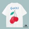 GUCCI 2025 Fall Spring/Summer Collection Cherry Pudding Short-Sleeve T-Shirt Premium Quality Limited Edition, Special Woven 270G 32-Count Double-Yarn Pure Cotton Fabric, Relaxed Unisex Fit