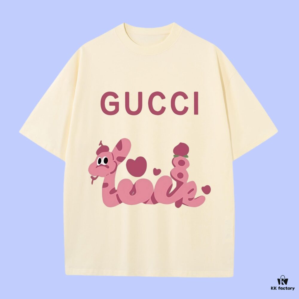 GUCCI 2025 Fall Spring/Summer Collection Pink Snake 🐍 Short Sleeve T-Shirt Premium Quality, Distinctive from Regular Prints, Made of Custom-Woven 270G 32-Count Double-Yarn Pure Cotton Fabric, Loose Fit Unisex Design