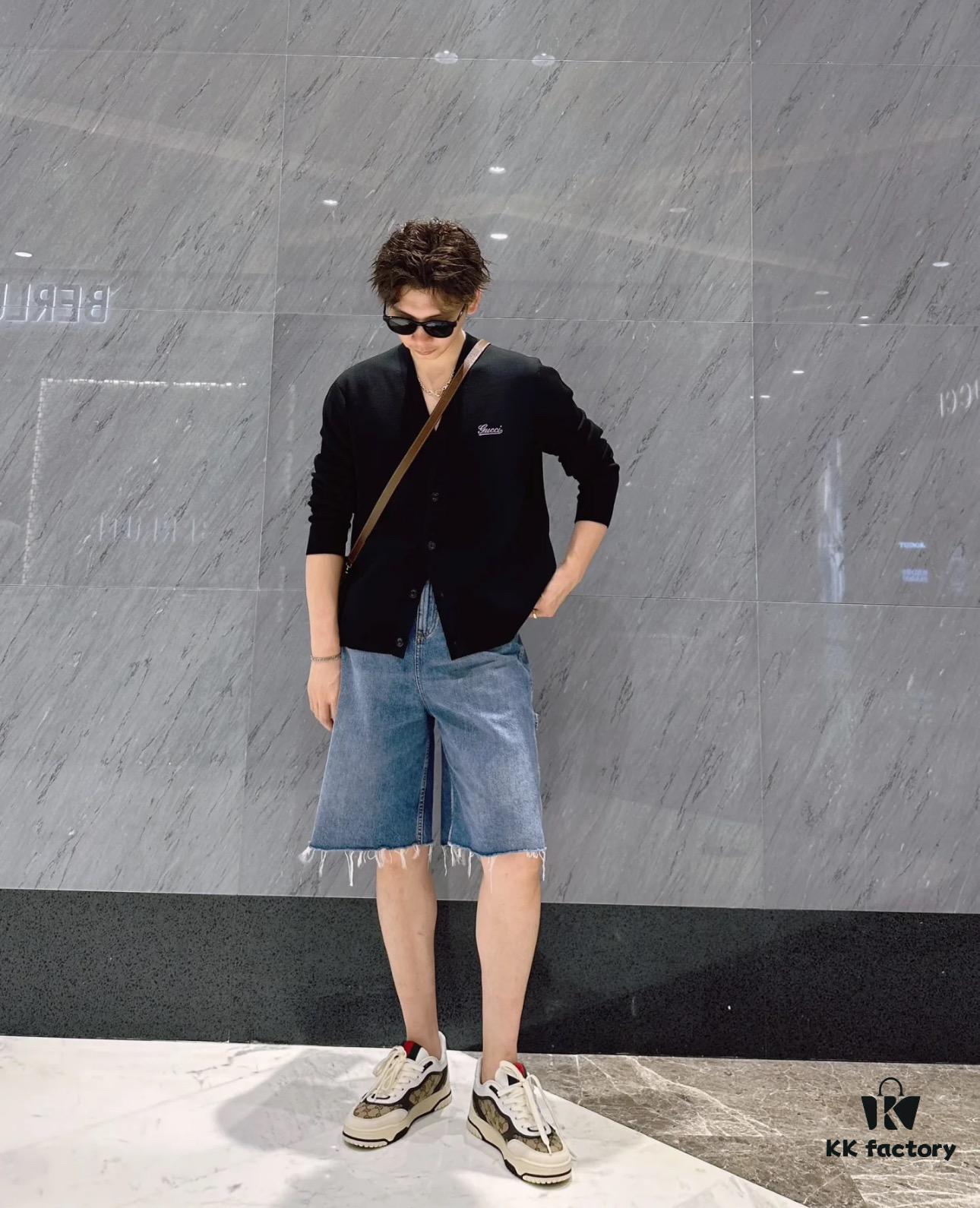 24 Autumn Bestseller GUCCI Black Ribbed Knit Button-Up Cardigan, Unisex High-End Wool Blend, Premium Craftsmanship, Perfect Fit, Smooth and Soft Fabric, Elegant and Stylish