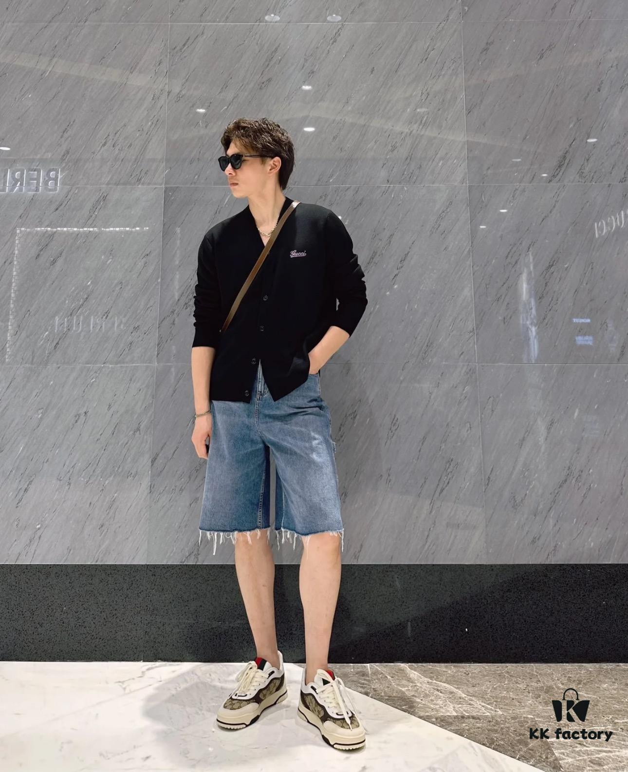 24 Autumn Bestseller GUCCI Black Ribbed Knit Button-Up Cardigan, Unisex High-End Wool Blend, Premium Craftsmanship, Perfect Fit, Smooth and Soft Fabric, Elegant and Stylish