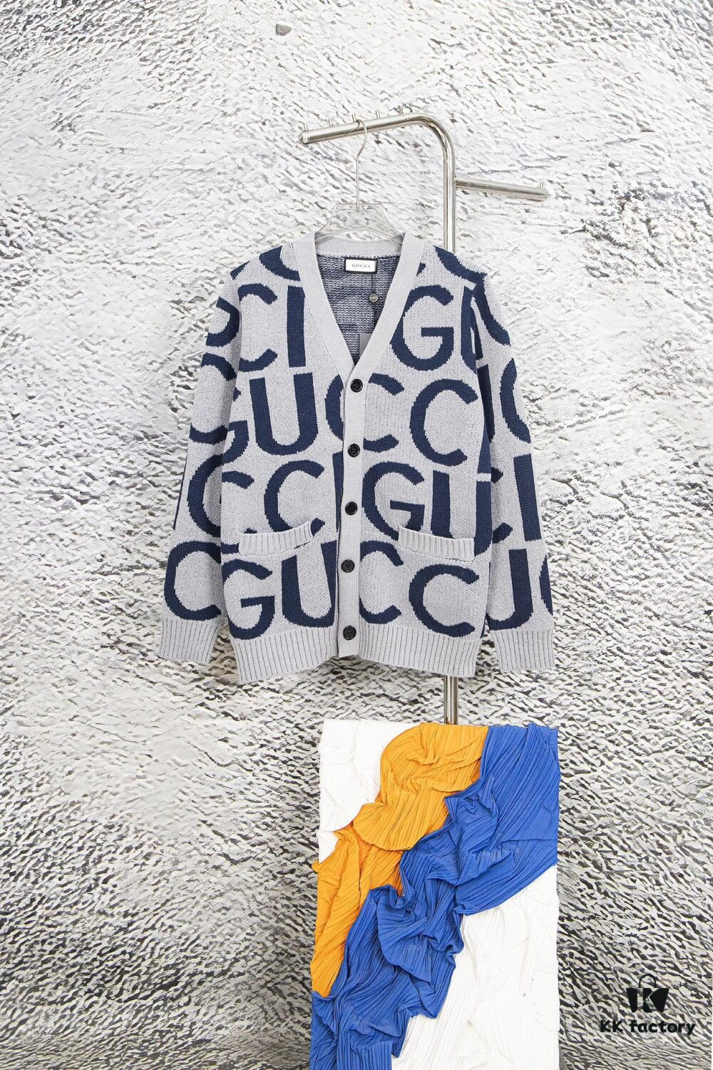 GUCCI Men's and Women's Double G Logo Knit Cardigan Polo Collar Ivory White Wool-Blend High-Quality Craftsmanship