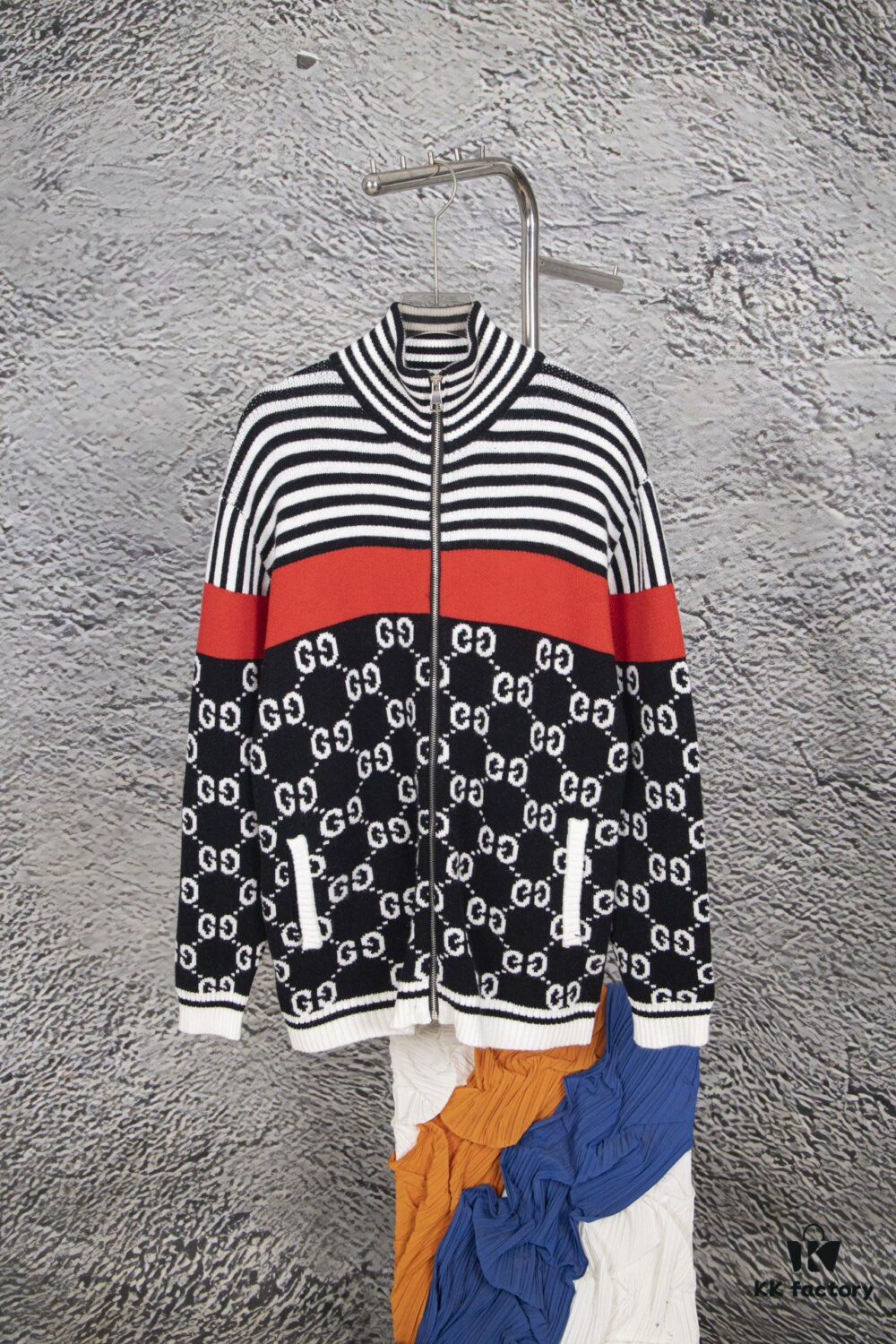 GUCCI Color-Block Ribbed Knit Zip-Up Cardigan, Unisex Design, High-Density Wool Blend, Smooth and Soft Fabric, Premium Craftsmanship