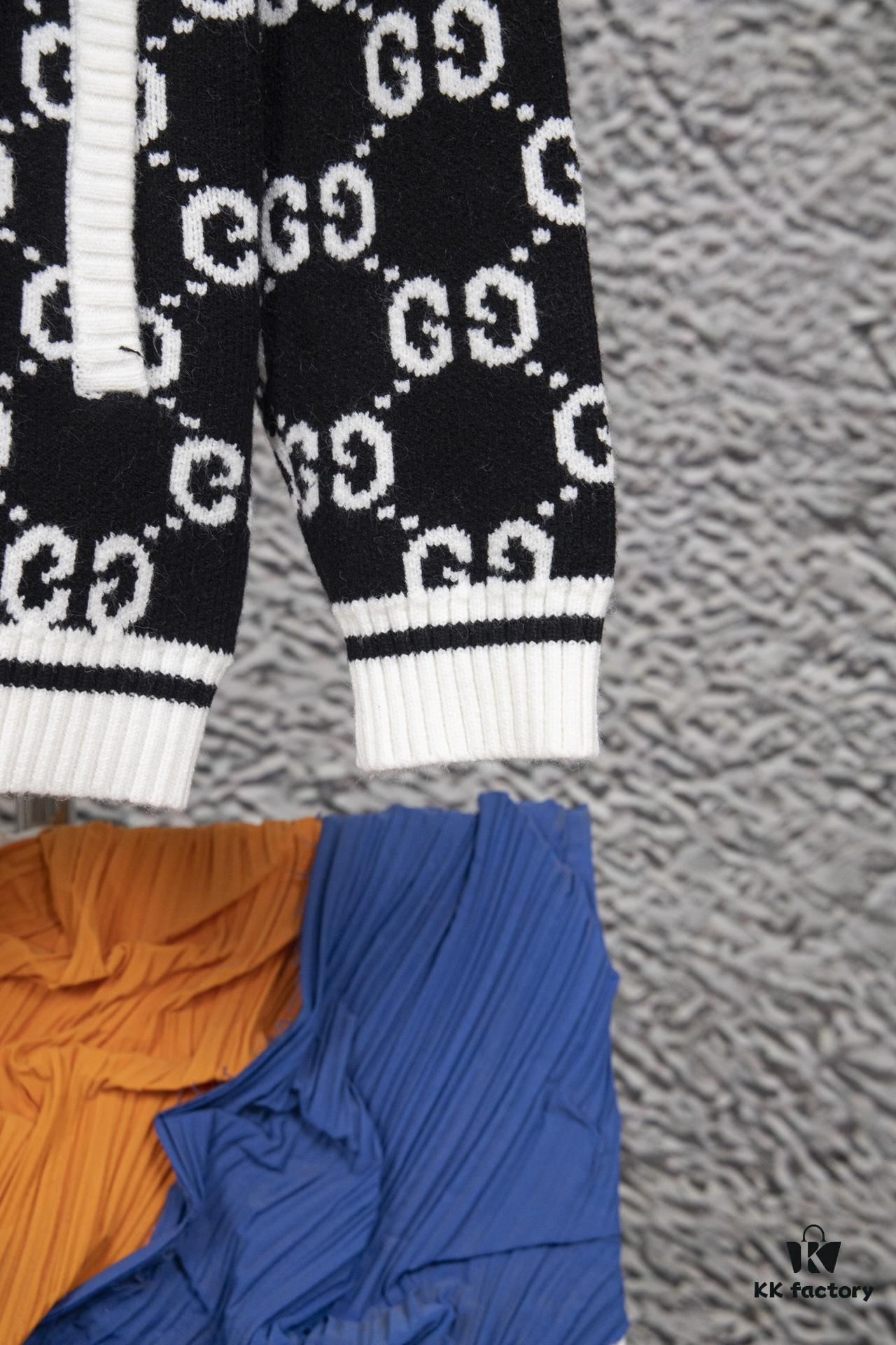 GUCCI Color-Block Ribbed Knit Zip-Up Cardigan, Unisex Design, High-Density Wool Blend, Smooth and Soft Fabric, Premium Craftsmanship