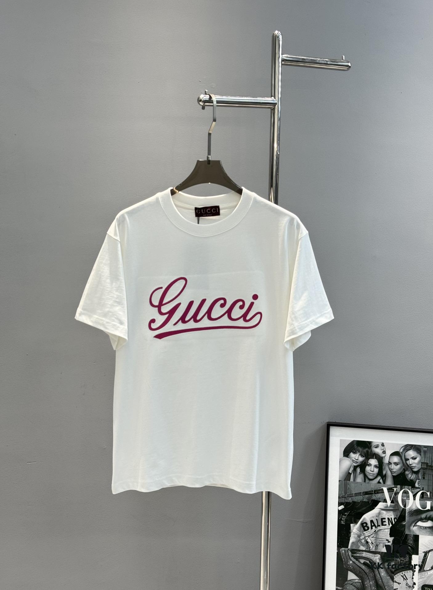 GUCC*25s New Arrival Streetwear T-Shirt, Unisex Design with Signature Logo Embroidery, 3D Textured High-Density Stitching, Pink Embroidered Accents on Black and White Base