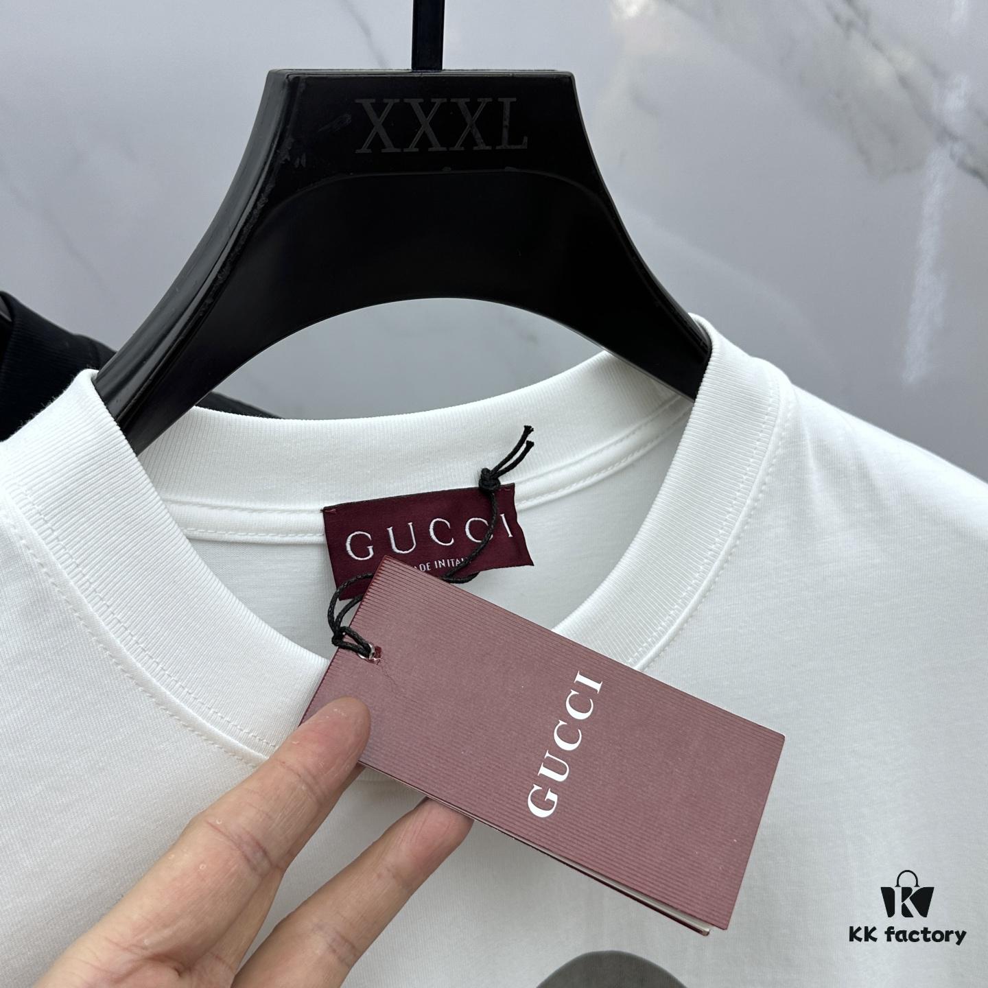 Gucci 2025FW Spring/Summer New Round Neck T-Shirt for Layering or Outerwear, 3D Logo Embossed Slightly Oversized Short-Sleeve Tee Made of 260g Reactive Cotton