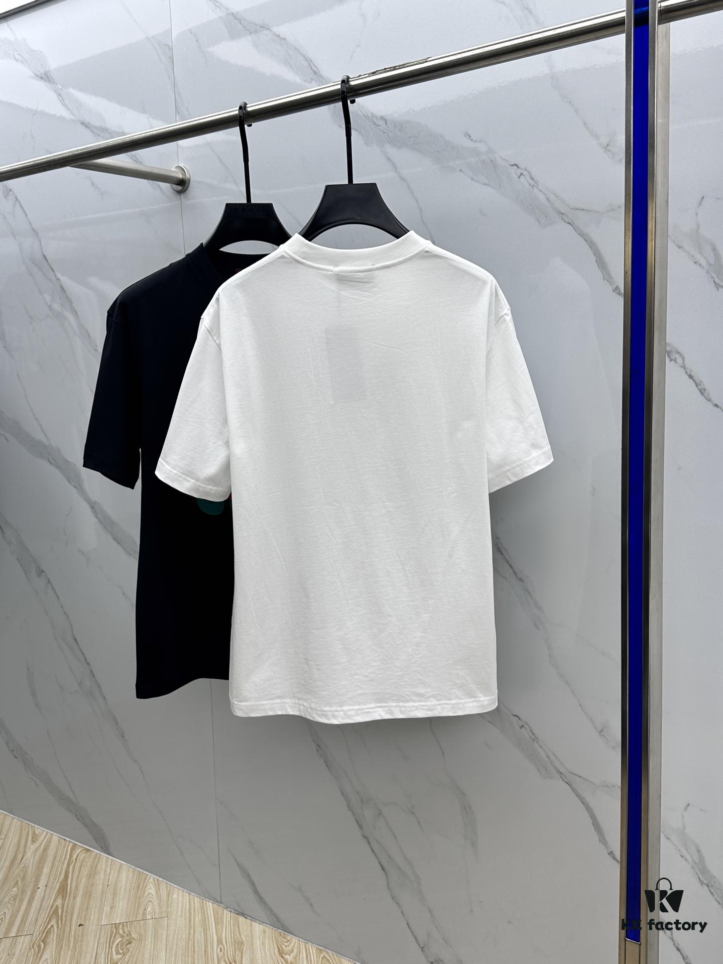 Gucci 2025FW Spring/Summer New Round Neck T-Shirt for Layering or Outerwear, 3D Logo Embossed Slightly Oversized Short-Sleeve Tee Made of 260g Reactive Cotton