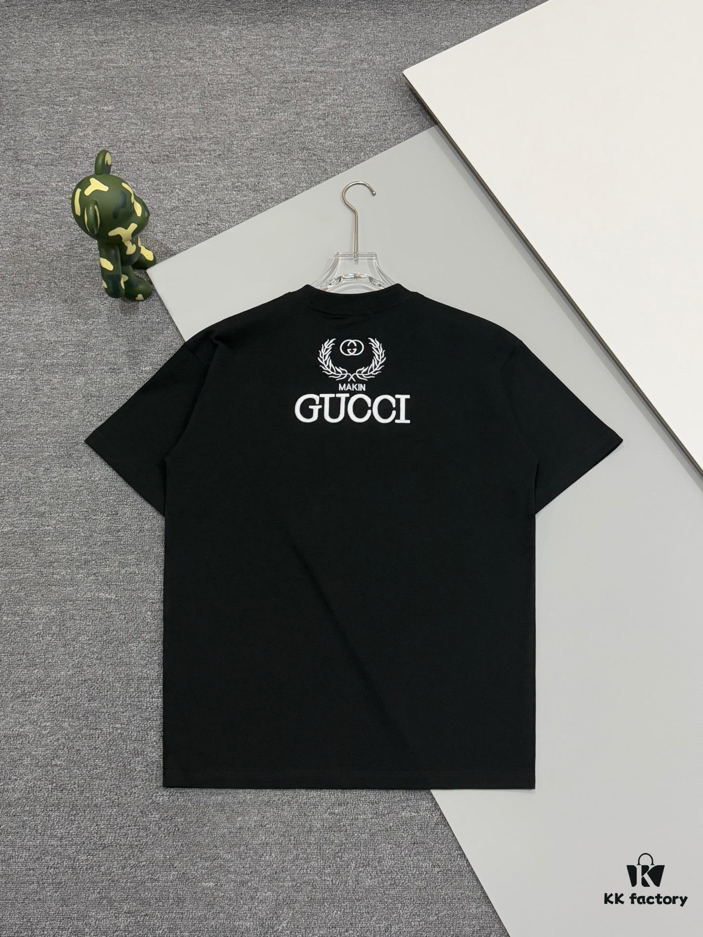 High-End Gucci Round Neck Short Sleeve T-Shirt with Front and Back High-Quality Jump Stitch Embroidery, 280g Double-Yarn Heavyweight 100% Combed Cotton, Pre-Shrunk Washed Fabric, No Deformation, Unisex Design with Official Logo Embroidery, Patch on Back, Complete Three Labels, Moisture-Proof Paper Packaging, Distinct from Market Standard Goods, Comfortable Fit with OXS Silhouette