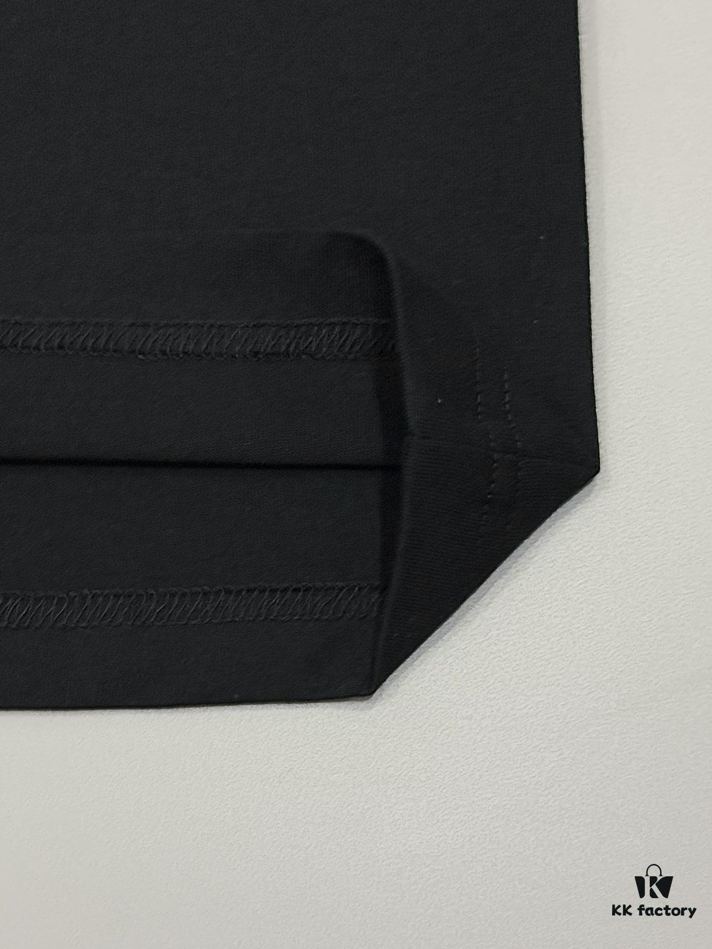 High-End Gucci Round Neck Short Sleeve T-Shirt with Front and Back High-Quality Jump Stitch Embroidery, 280g Double-Yarn Heavyweight 100% Combed Cotton, Pre-Shrunk Washed Fabric, No Deformation, Unisex Design with Official Logo Embroidery, Patch on Back, Complete Three Labels, Moisture-Proof Paper Packaging, Distinct from Market Standard Goods, Comfortable Fit with OXS Silhouette