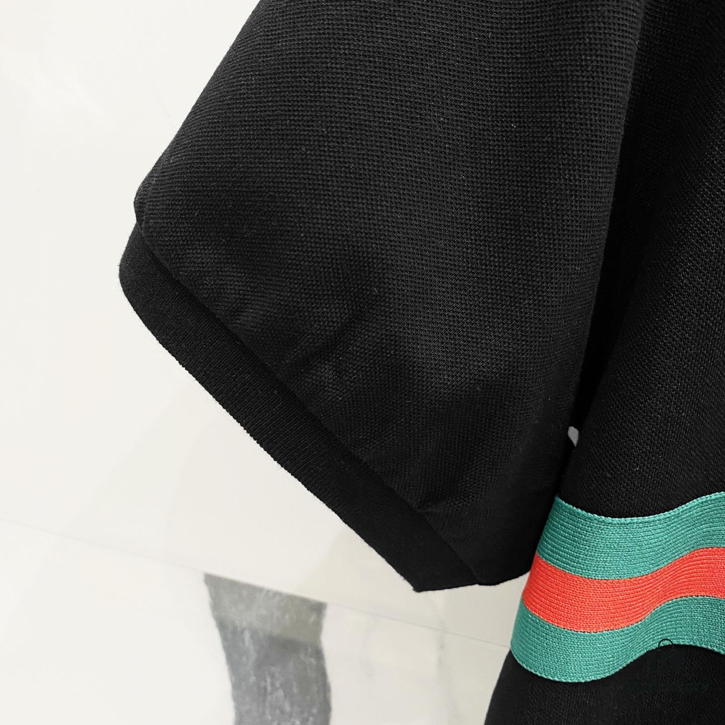 GUCCI Men's Polo Shirt with Notched Collar and Red-Green Web Stripe Logo Design