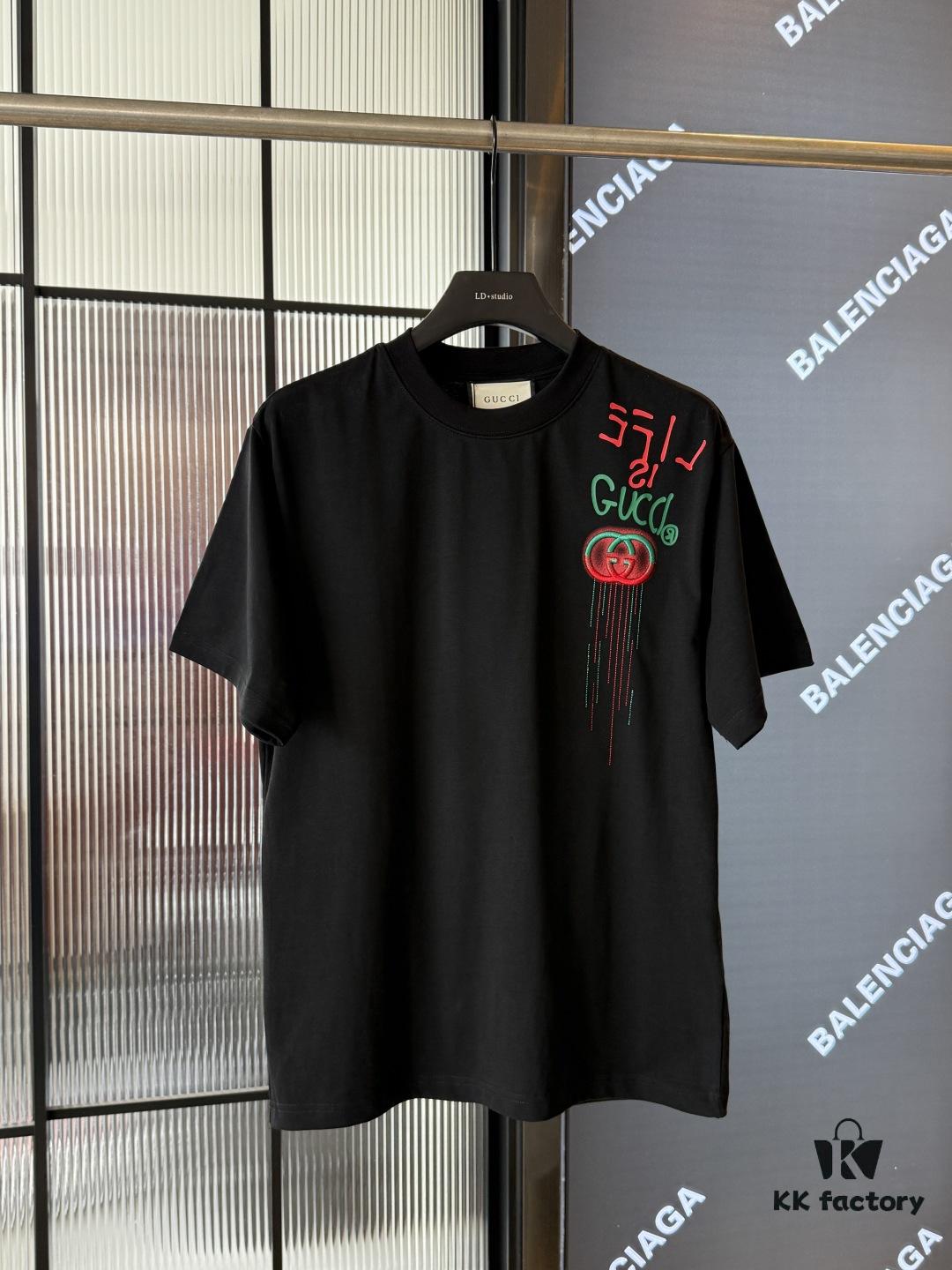 GUCCI 2025 Spring/Summer New Arrival Unisex T-Shirt with Red-Green Embroidered Logo and Print