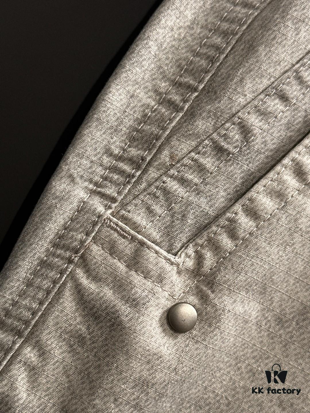 GUCCI 2025 Spring/Summer New Arrival Elastic Waist Casual Pants, Lightweight Custom Counter Fabric, Breathable and Highly Comfortable, Exquisitely Designed with Brand Identity, Premium Quality, Soft and Smooth Texture, Featuring a Relaxed Cut with Excellent Fit